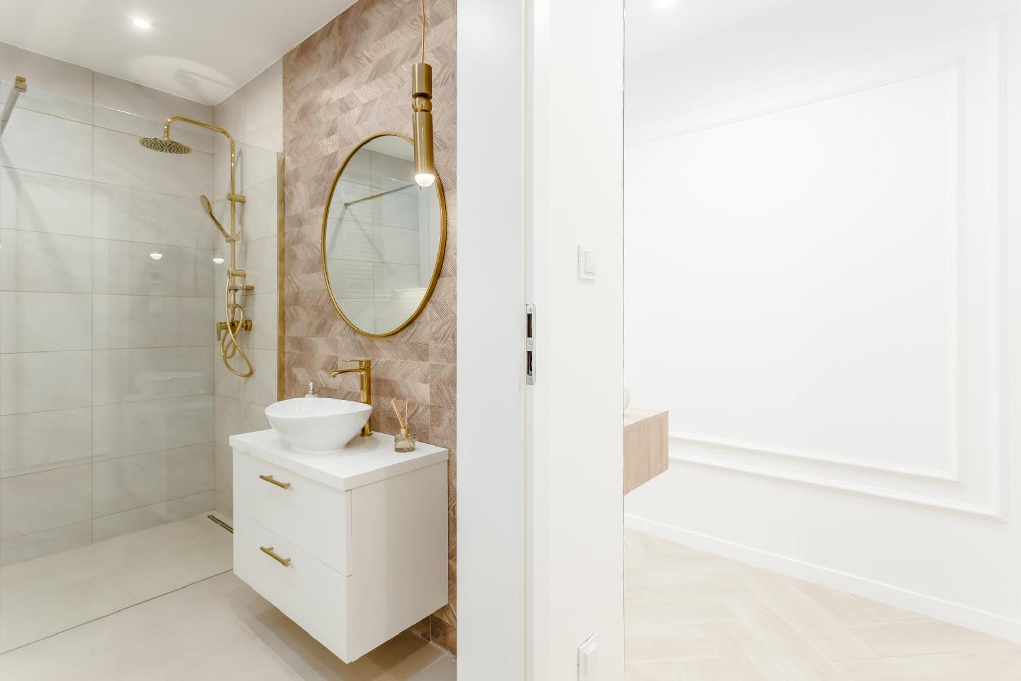 Luxe & Tranquil Gem - Terrace - Jacuzzi - Parking! *