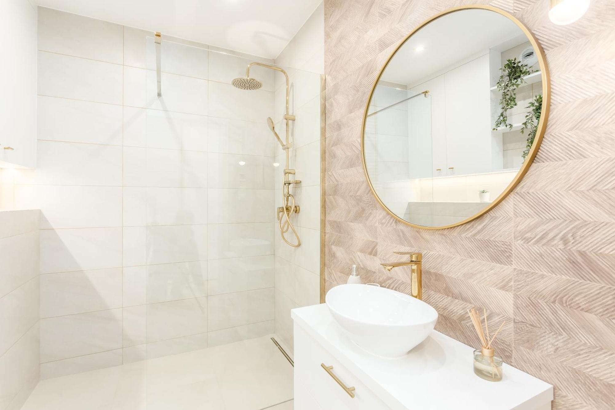 Luxe & Tranquil Gem - Terrace - Jacuzzi - Parking! *
