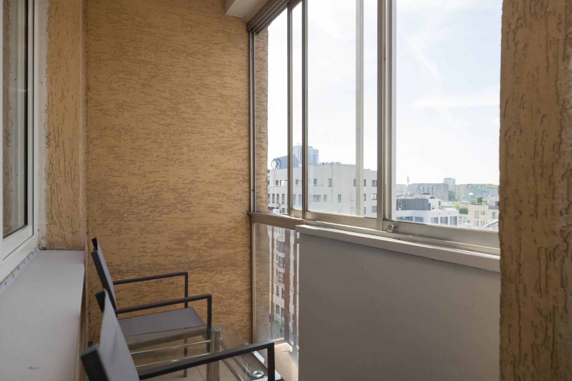 Wola Lavish Apartamento Varsóvia