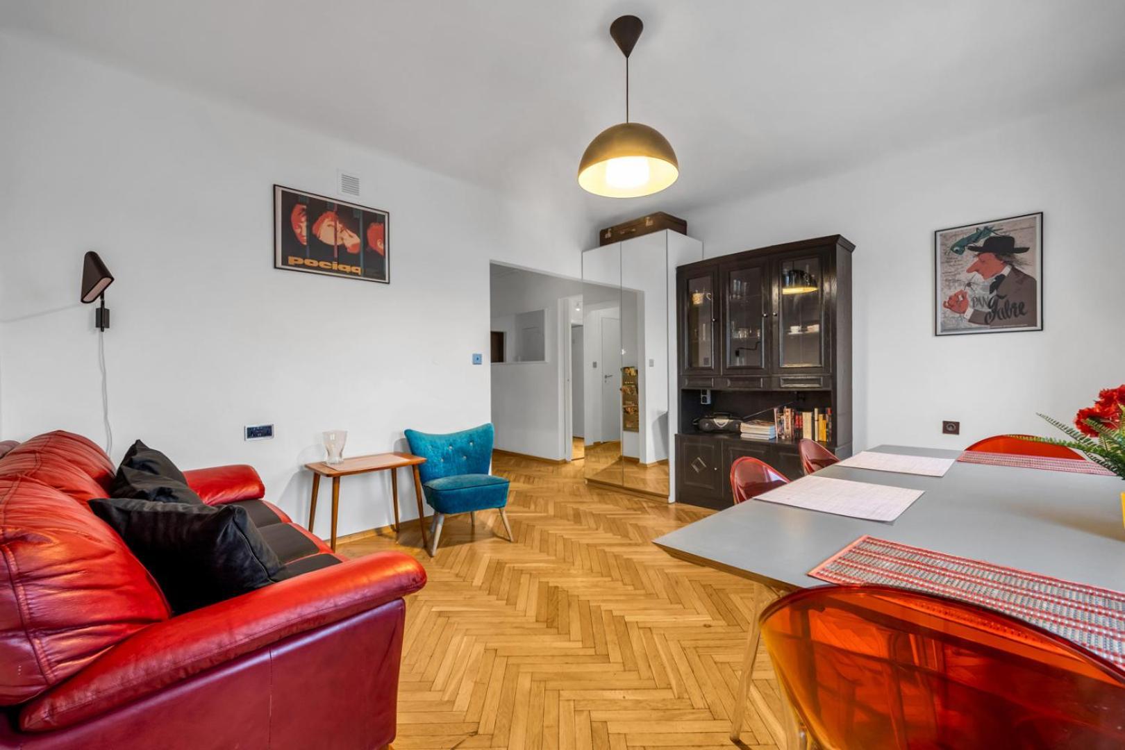 Plac Zbawiciela Spacious *