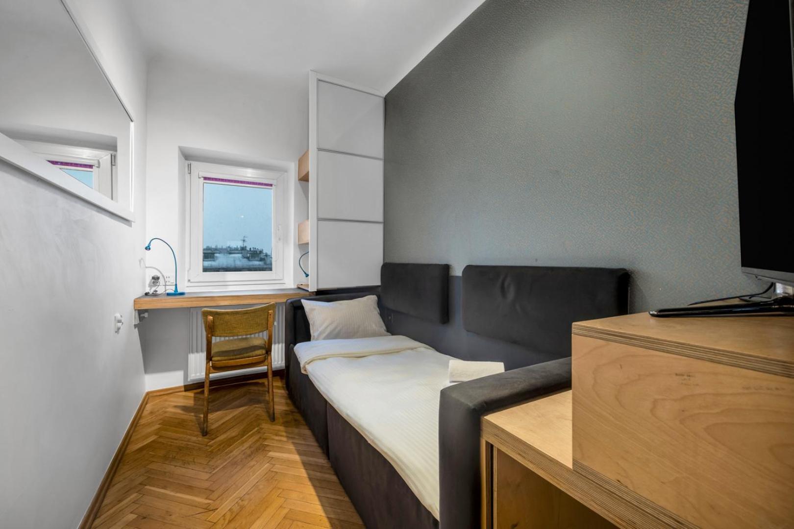 Plac Zbawiciela Spacious