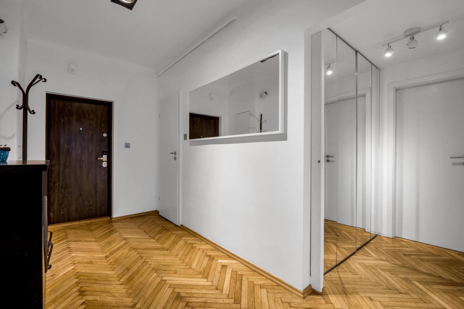 Apartment Plac Zbawiciela Spacious Warschau