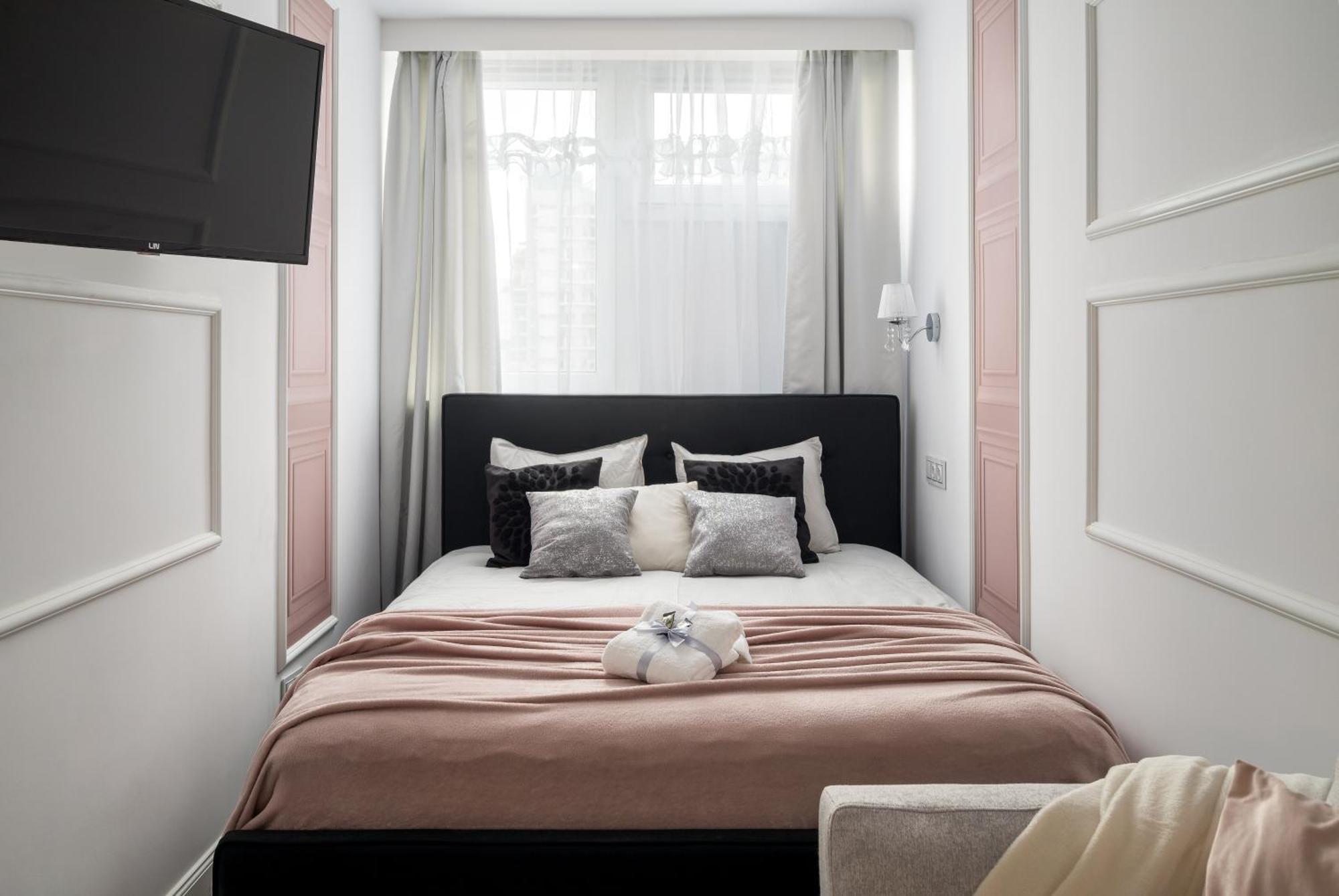 So Chic! 2-Bedroom Urban Suite 900M To Central Station Metro Rondo Onz Apartment Warsaw