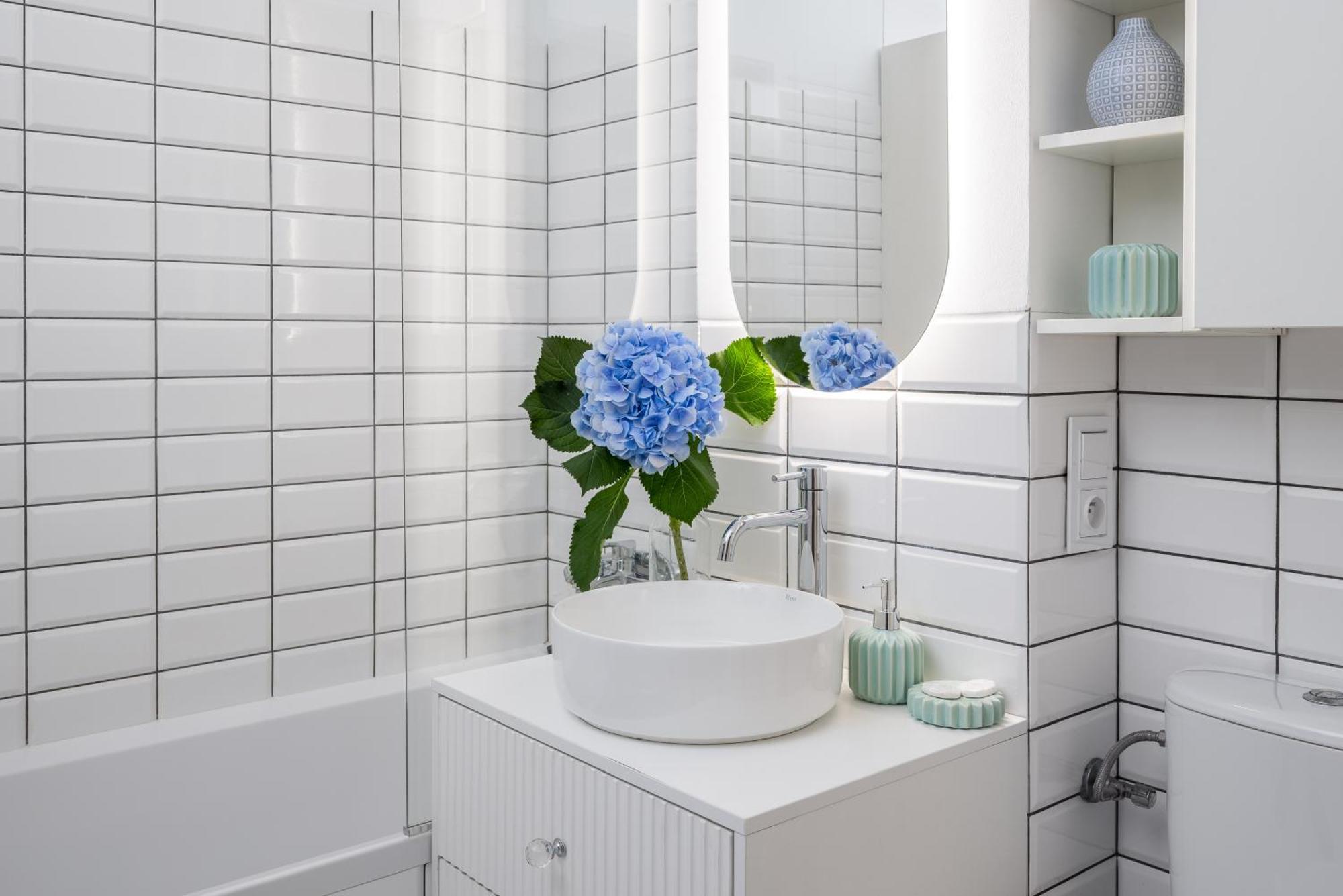 So Chic! 2-Bedroom Urban Suite 900M To Central Station Metro Rondo Onz Apartment *