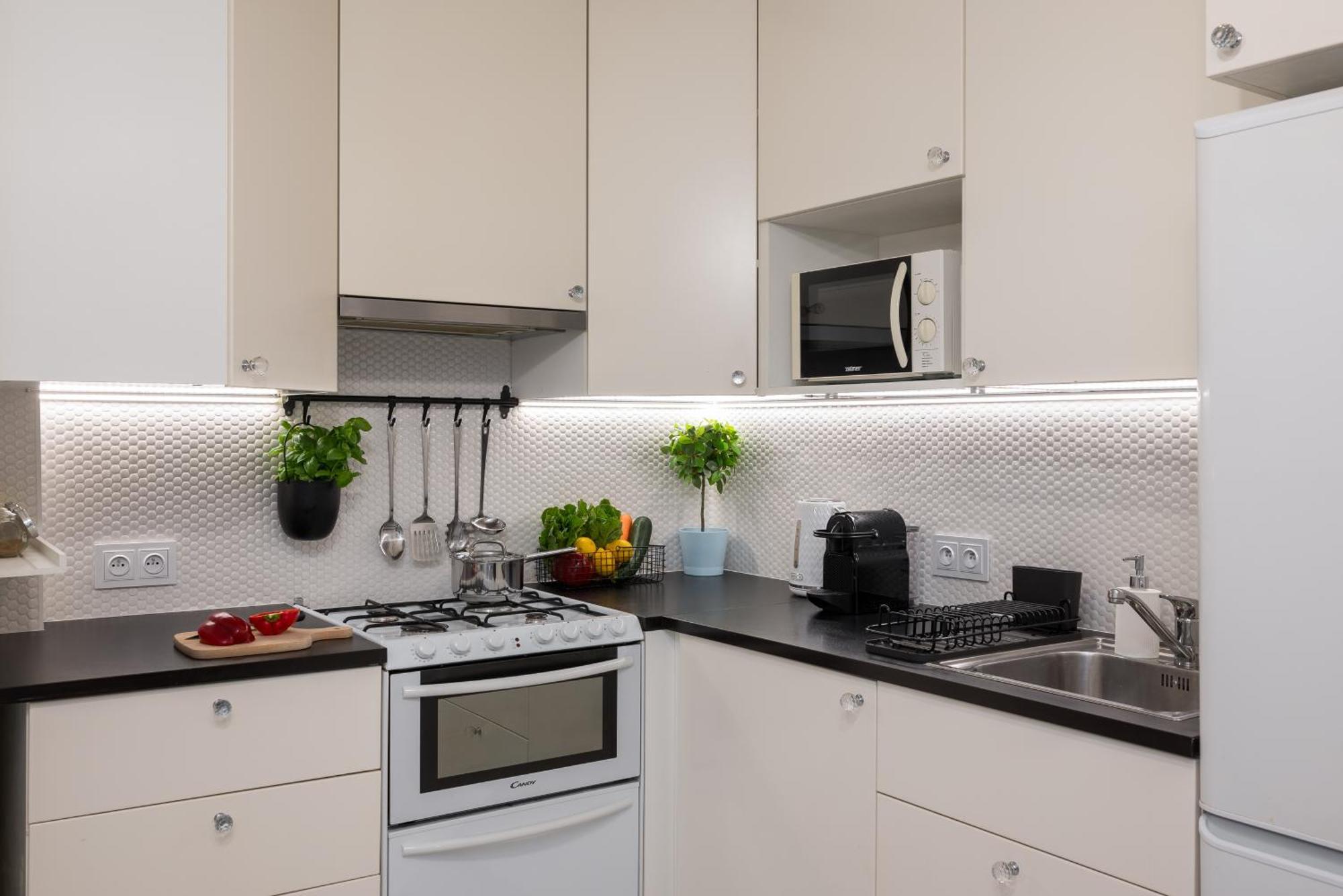 So Chic! 2-Bedroom Urban Suite 900M To Central Station Metro Rondo Onz Warsaw