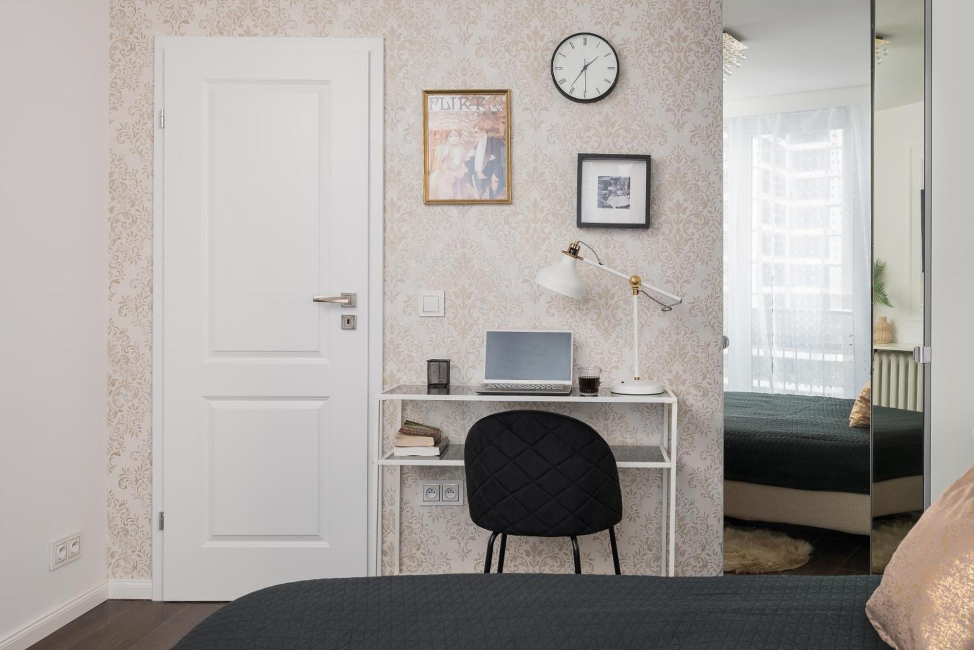 So Chic! 2-Bedroom Urban Suite 900M To Central Station Metro Rondo Onz * Warsaw