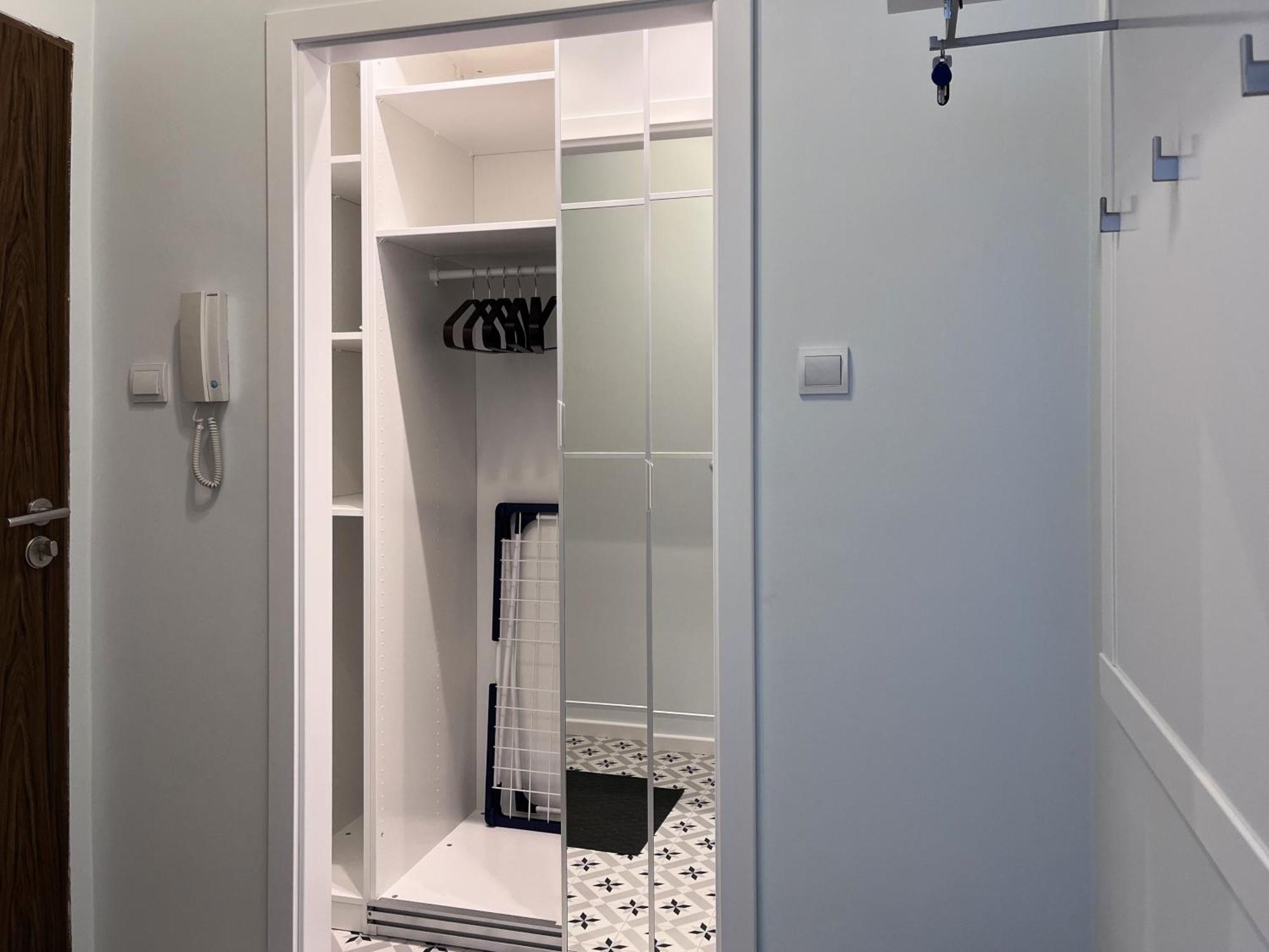 Apartment Metro Dzialdowska - Silent And Spacious