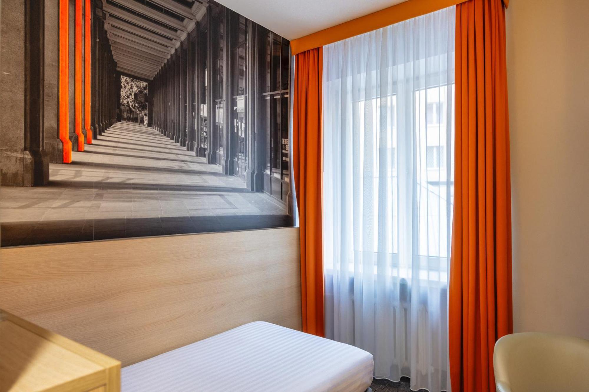 Mdm Centre 3* Warsaw
