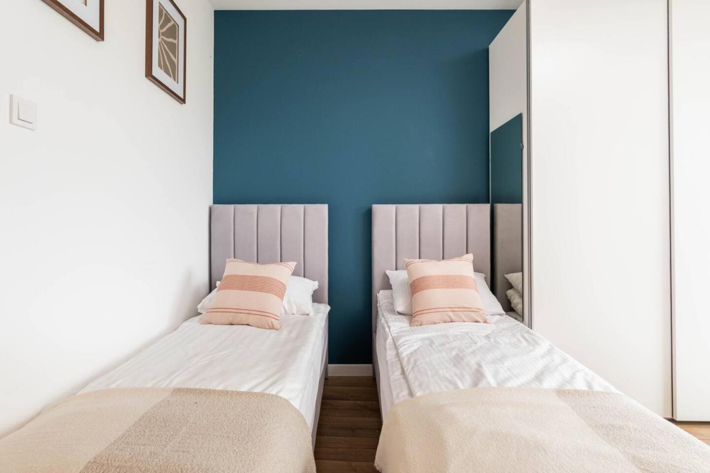 Apartment The Blue Nest Targowek *