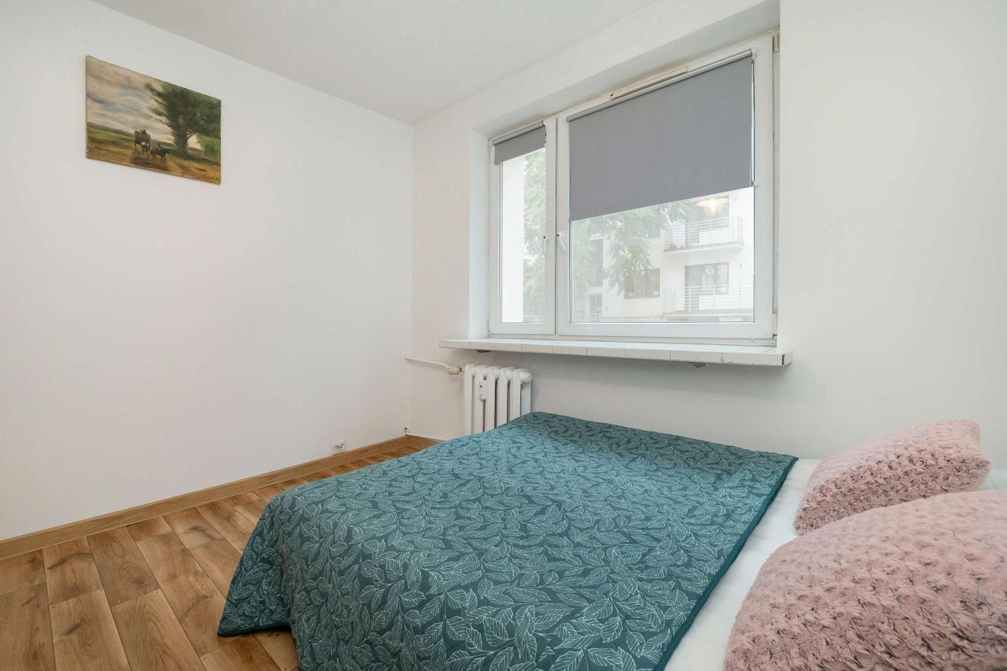 Merliniego Trendy With Desk By Renters *