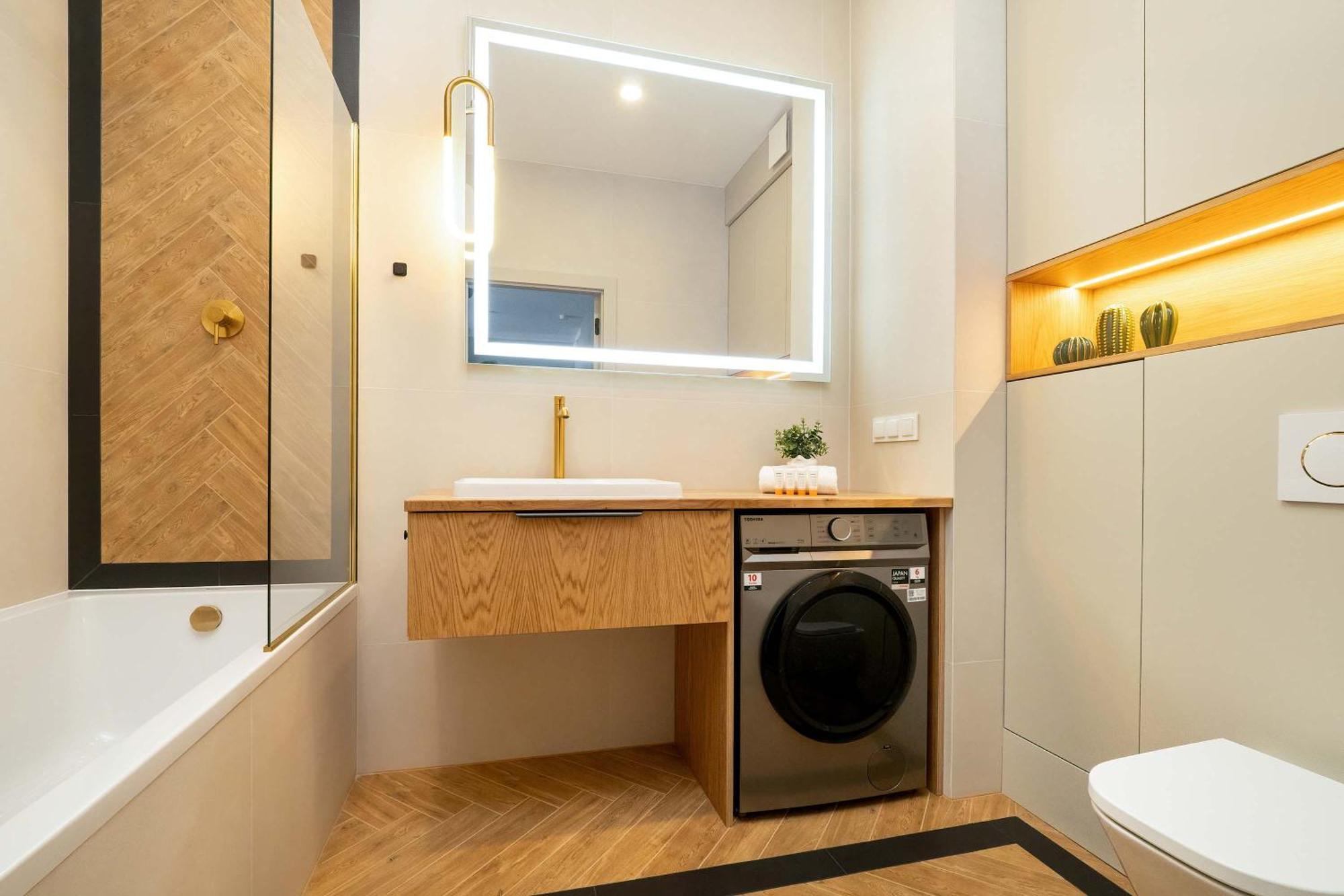 Air Conditioned In With Parking And Bathtub By Renters Apartament *