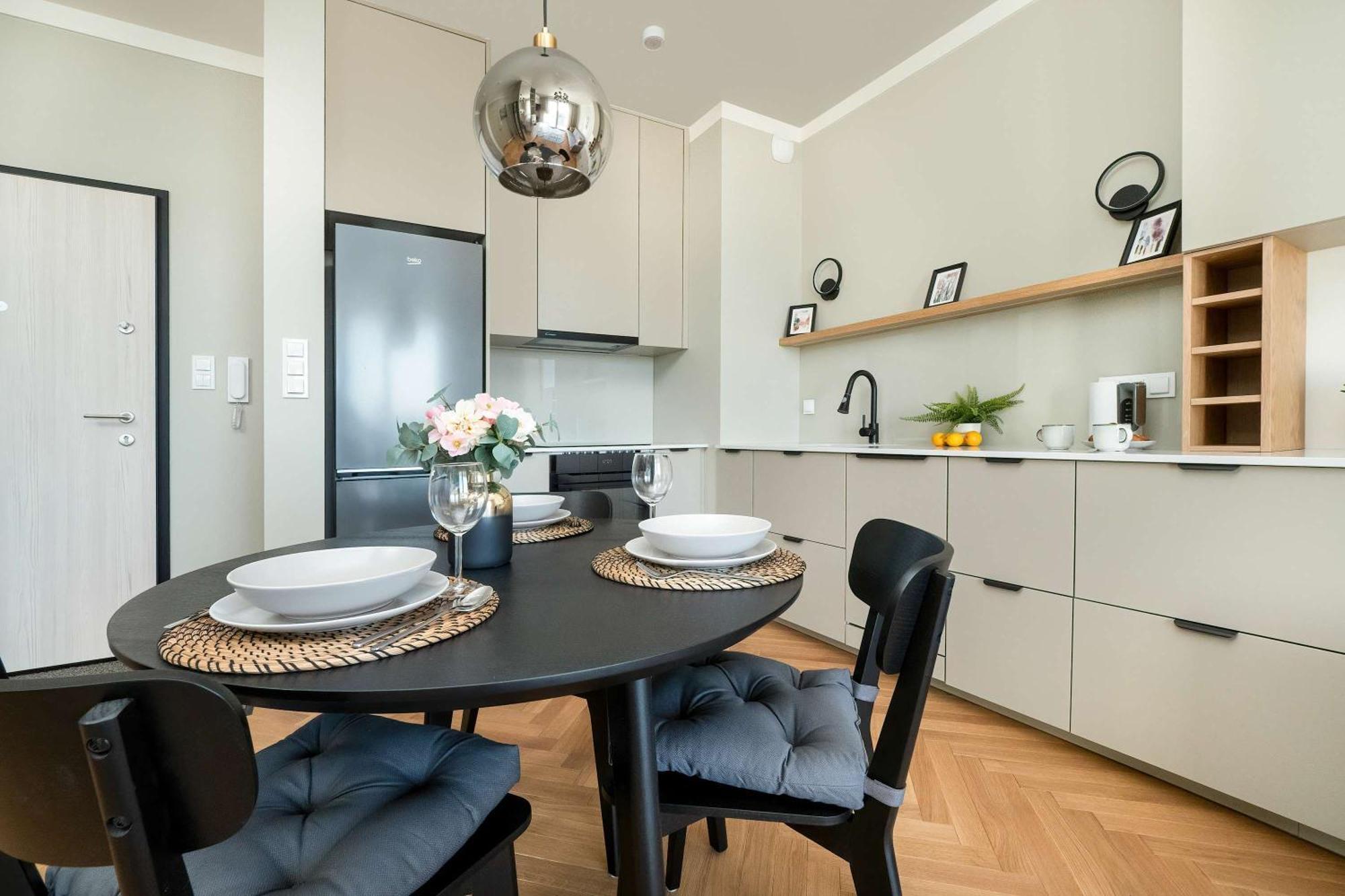 Air Conditioned In With Parking And Bathtub By Renters *