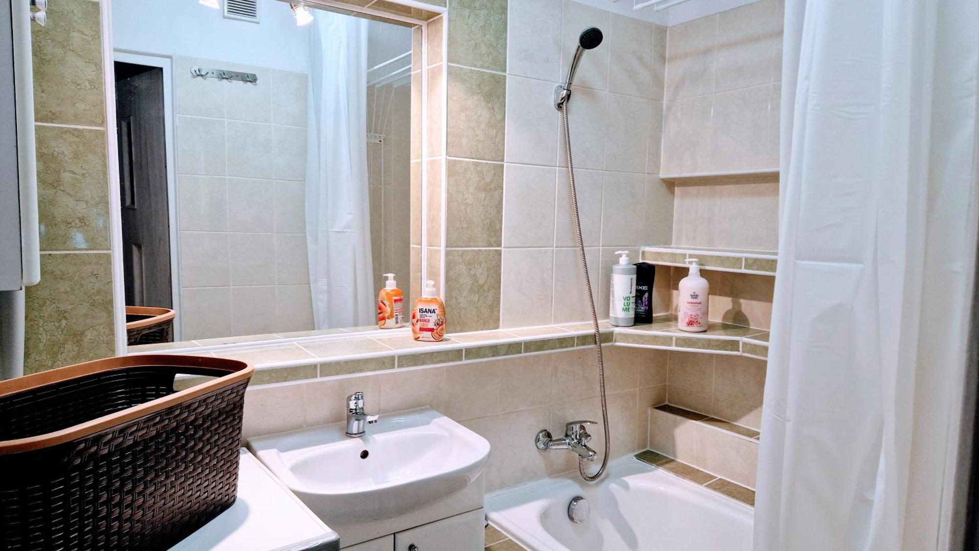 Meander Natolin Blisko Metra Hostel *