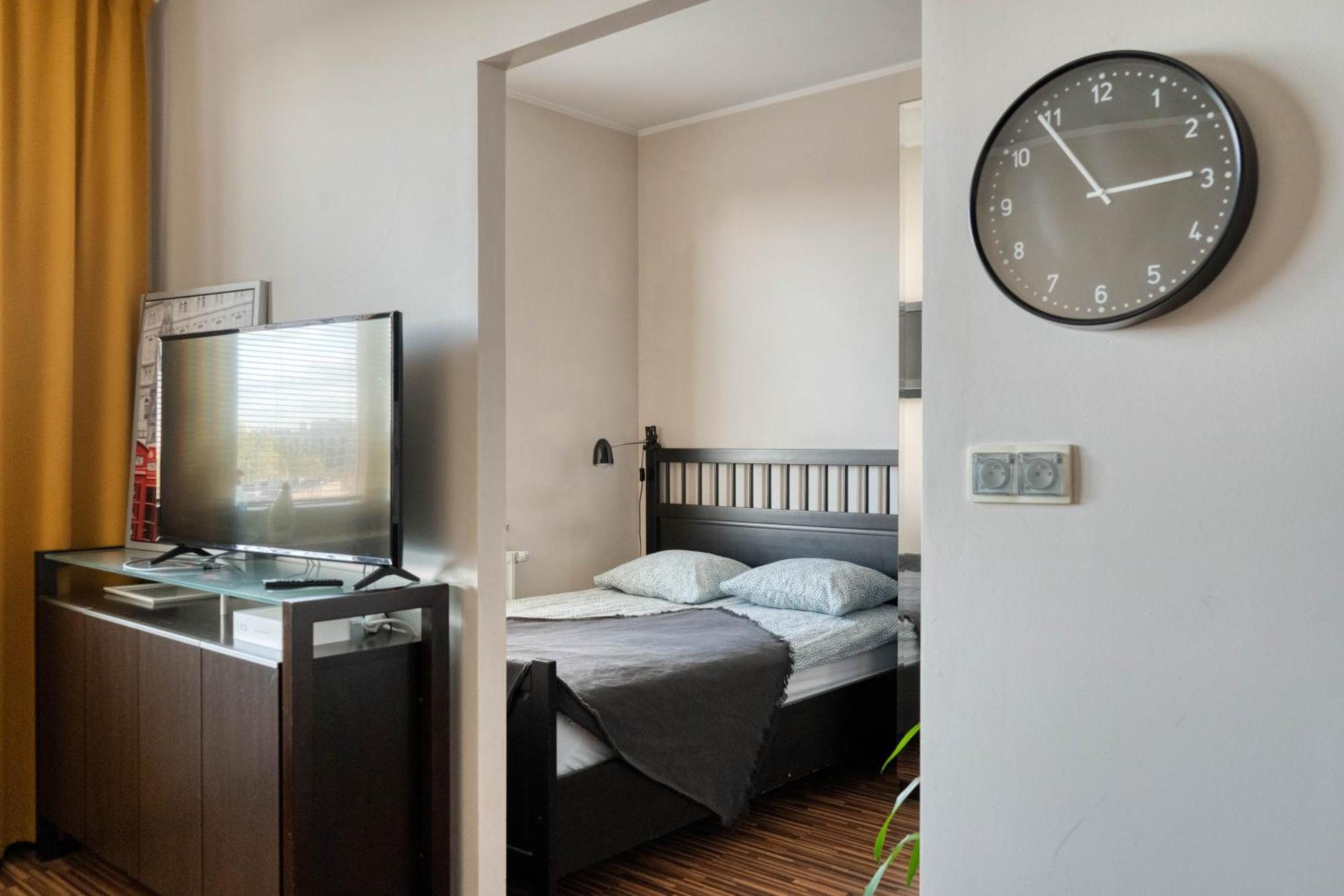 Airport Amber Apartment