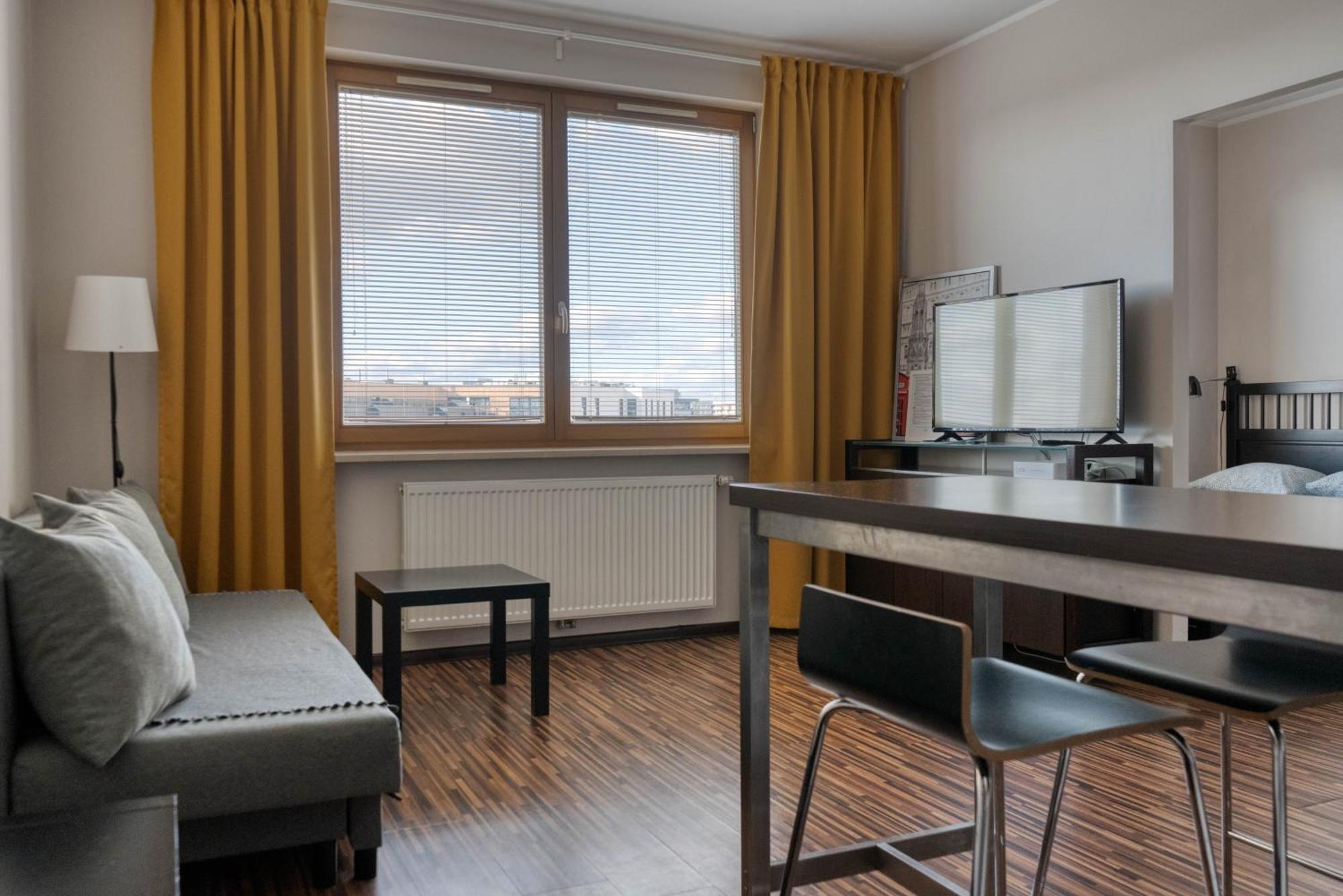 Apartment Airport Amber