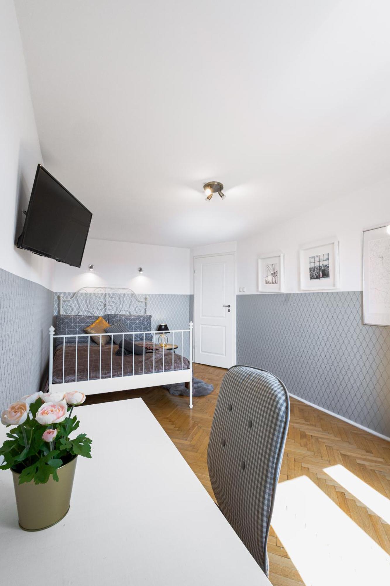 Clicktheflat Wilson Square * Warsaw