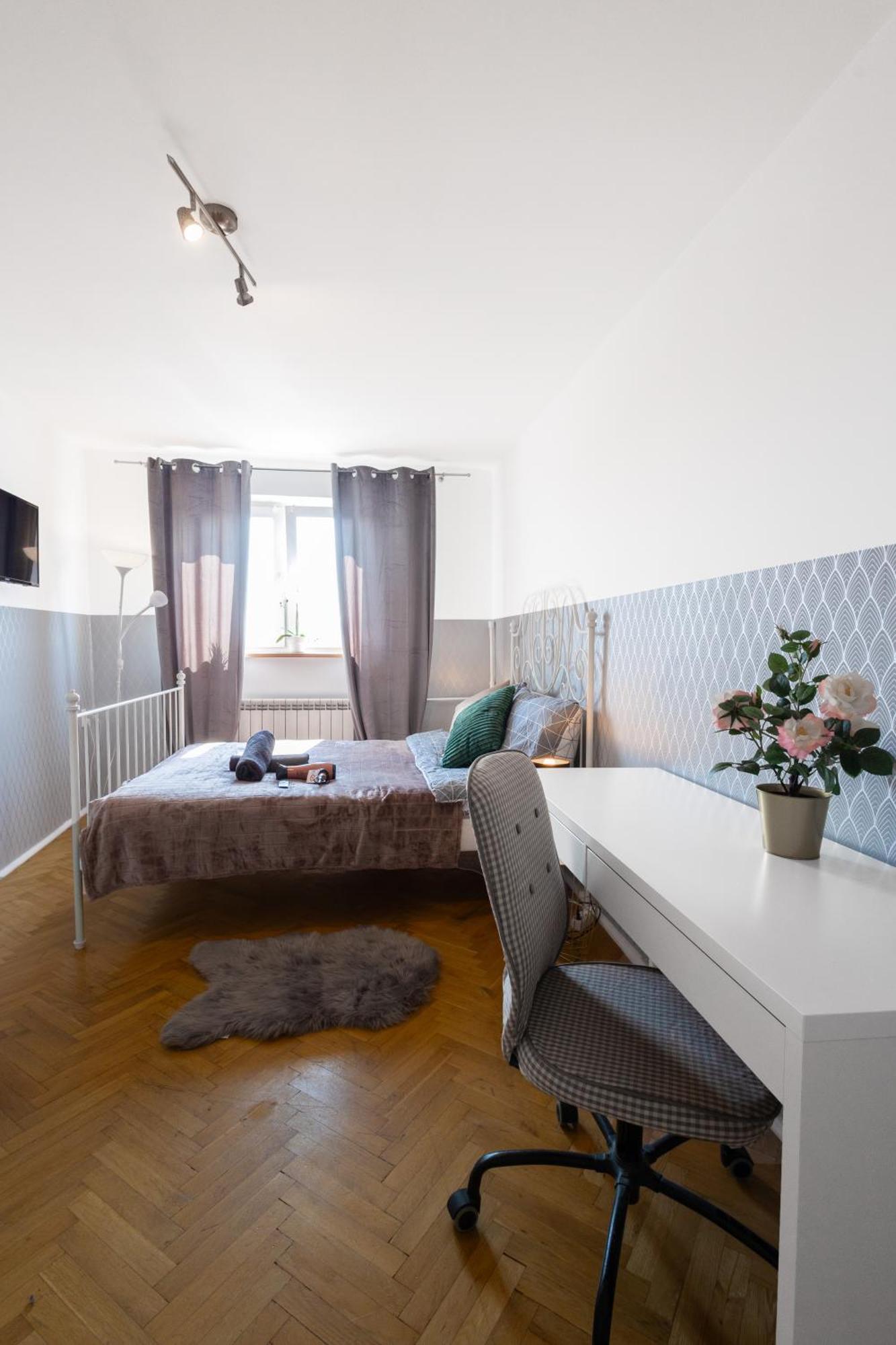 Clicktheflat Wilson Square Warsaw