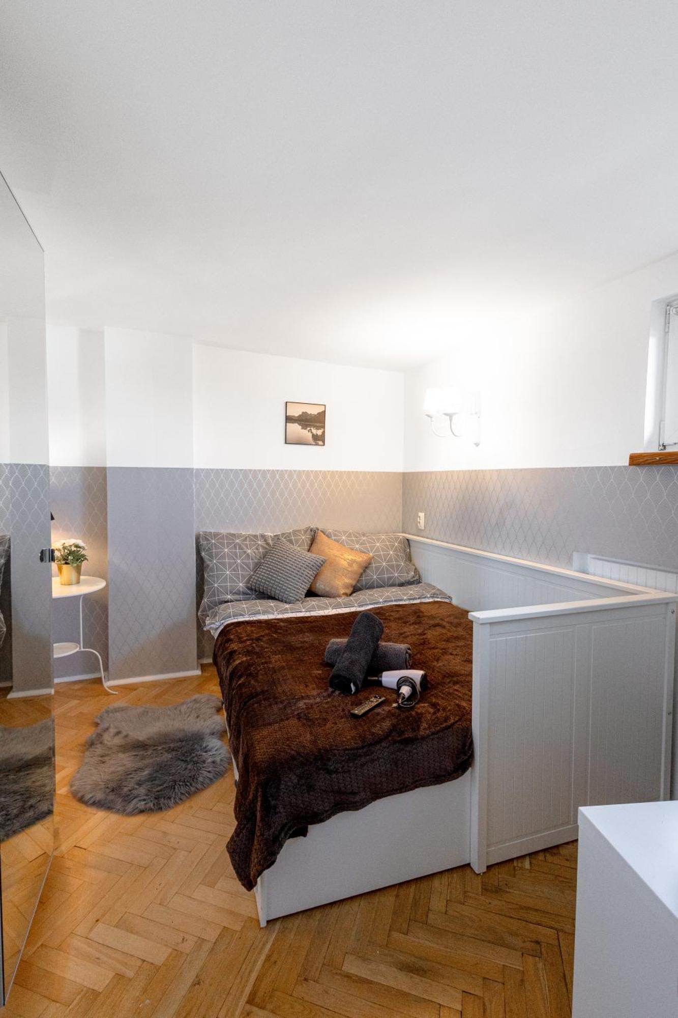 Clicktheflat Wilson Square * Warsaw