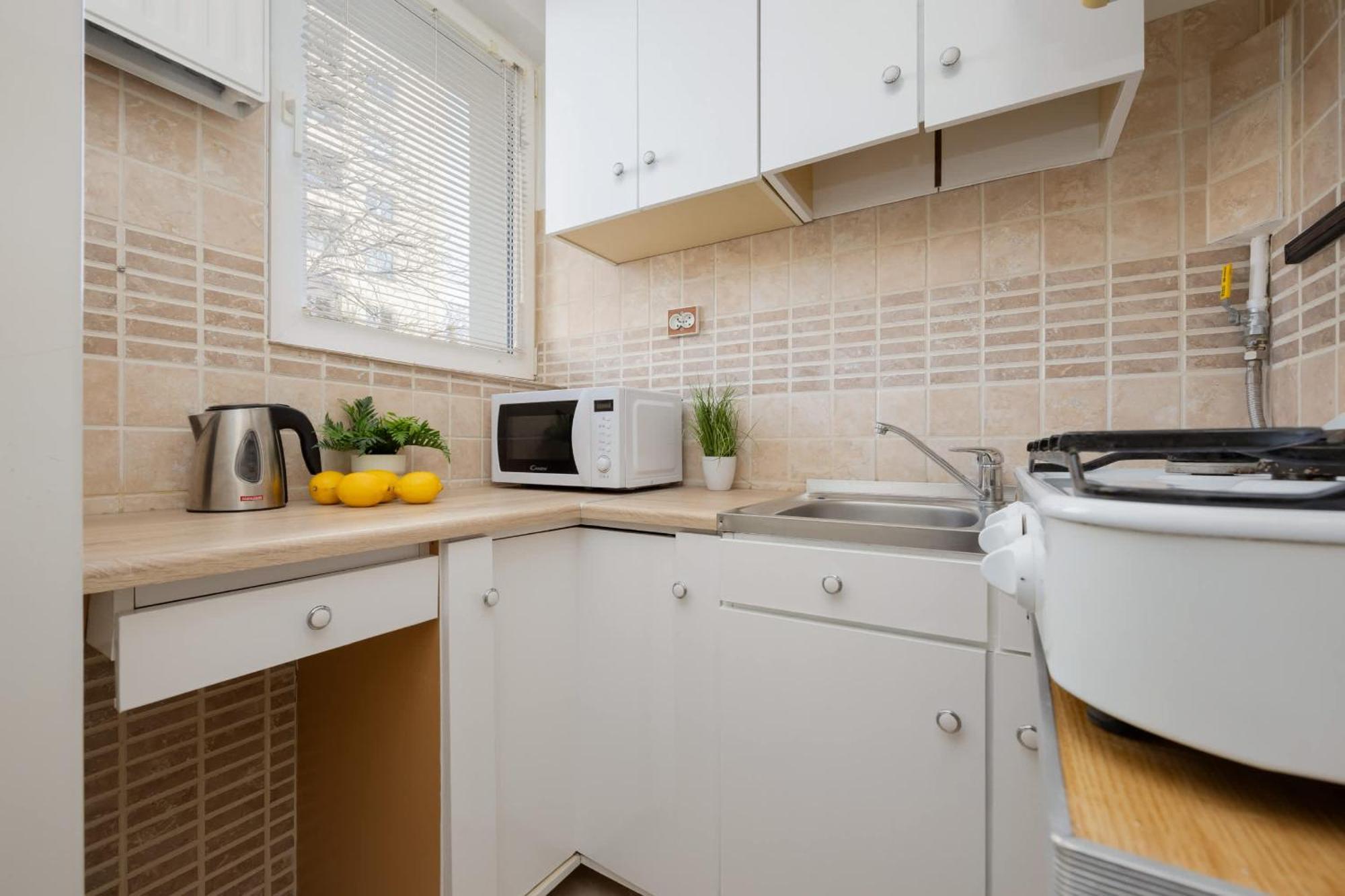Cozy Anielewicza Wola By Renters Apartment