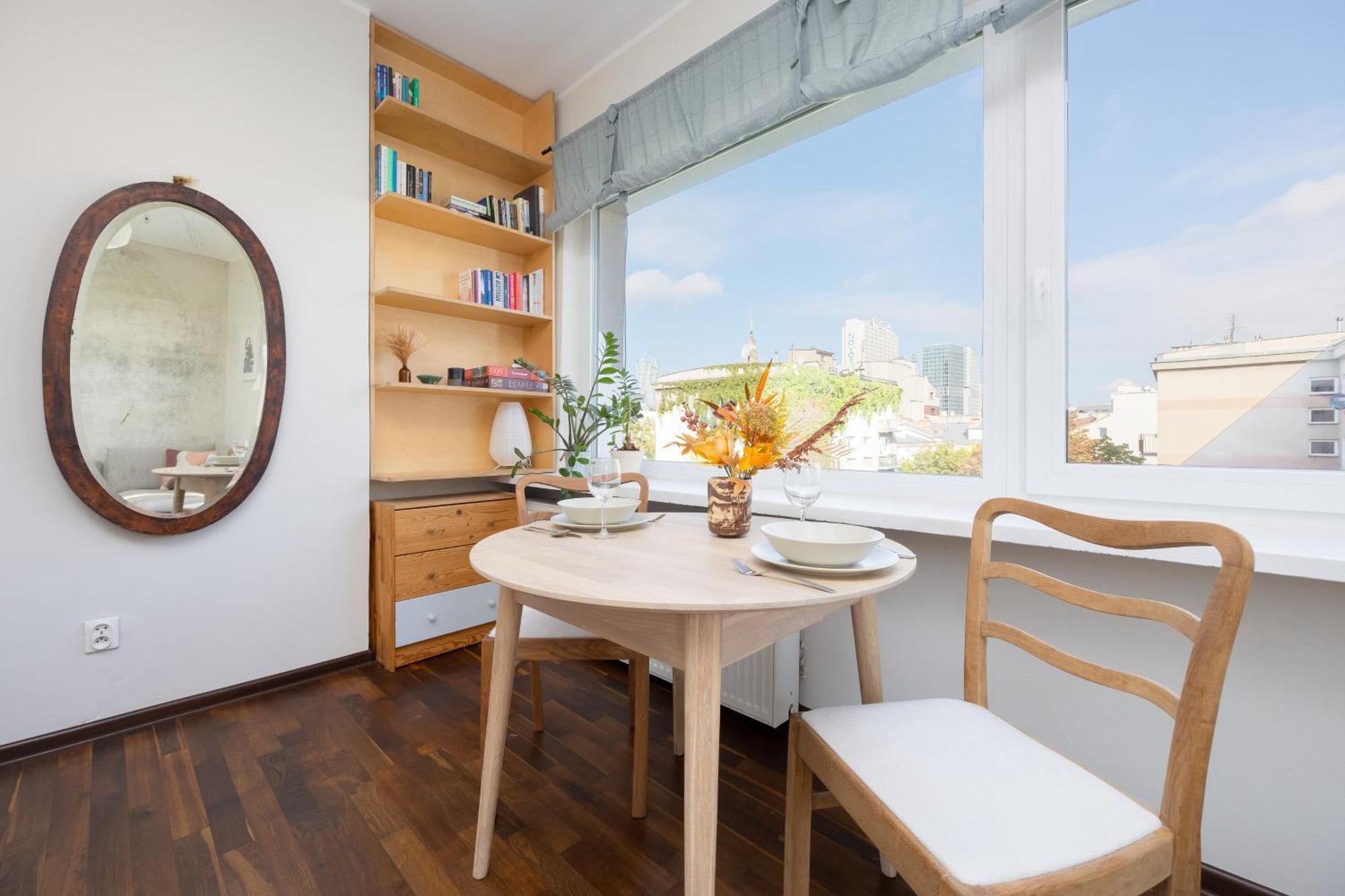 Bright In Downtown By Renters *