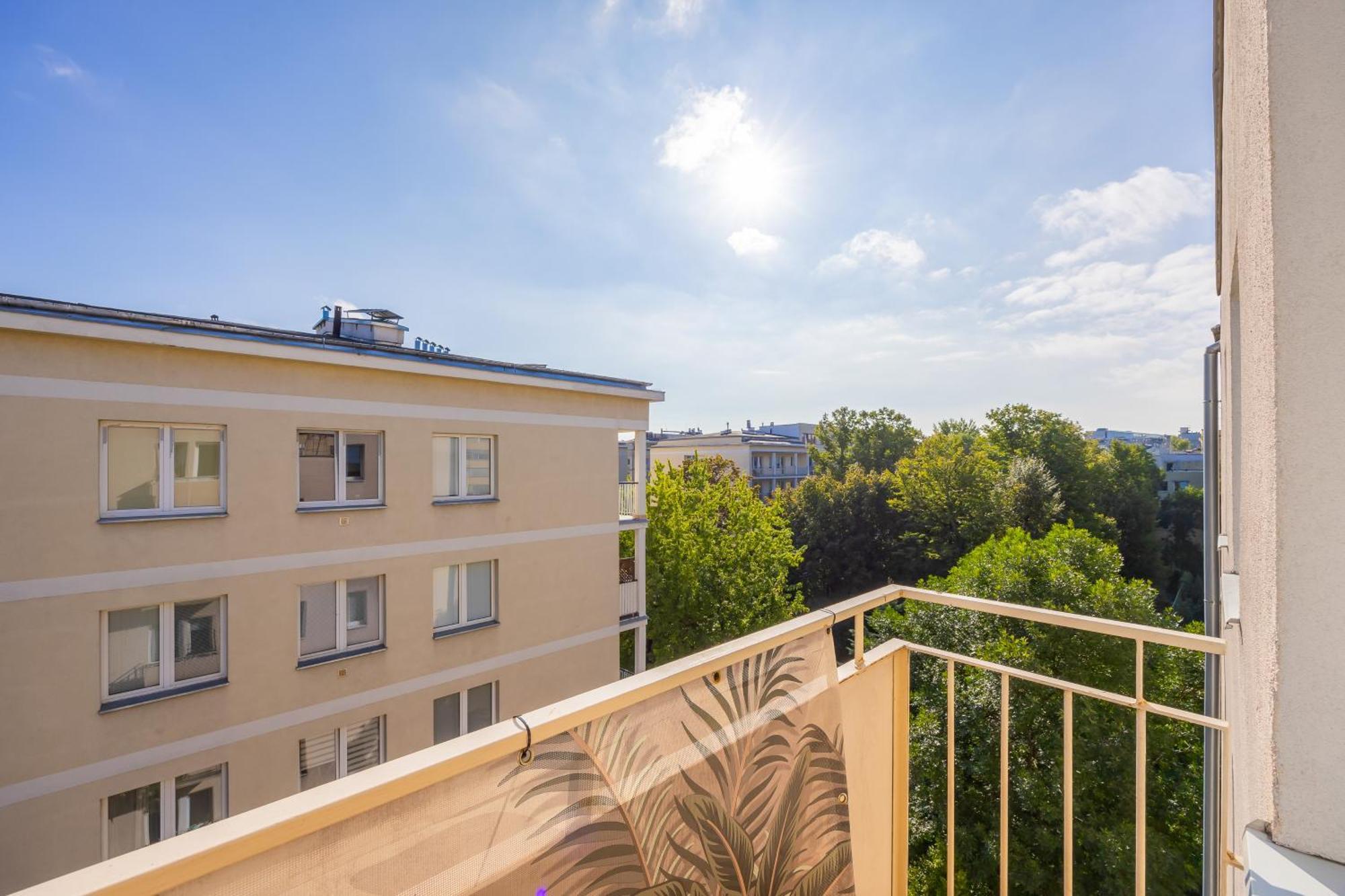 Bright In Downtown By Renters Apartment *