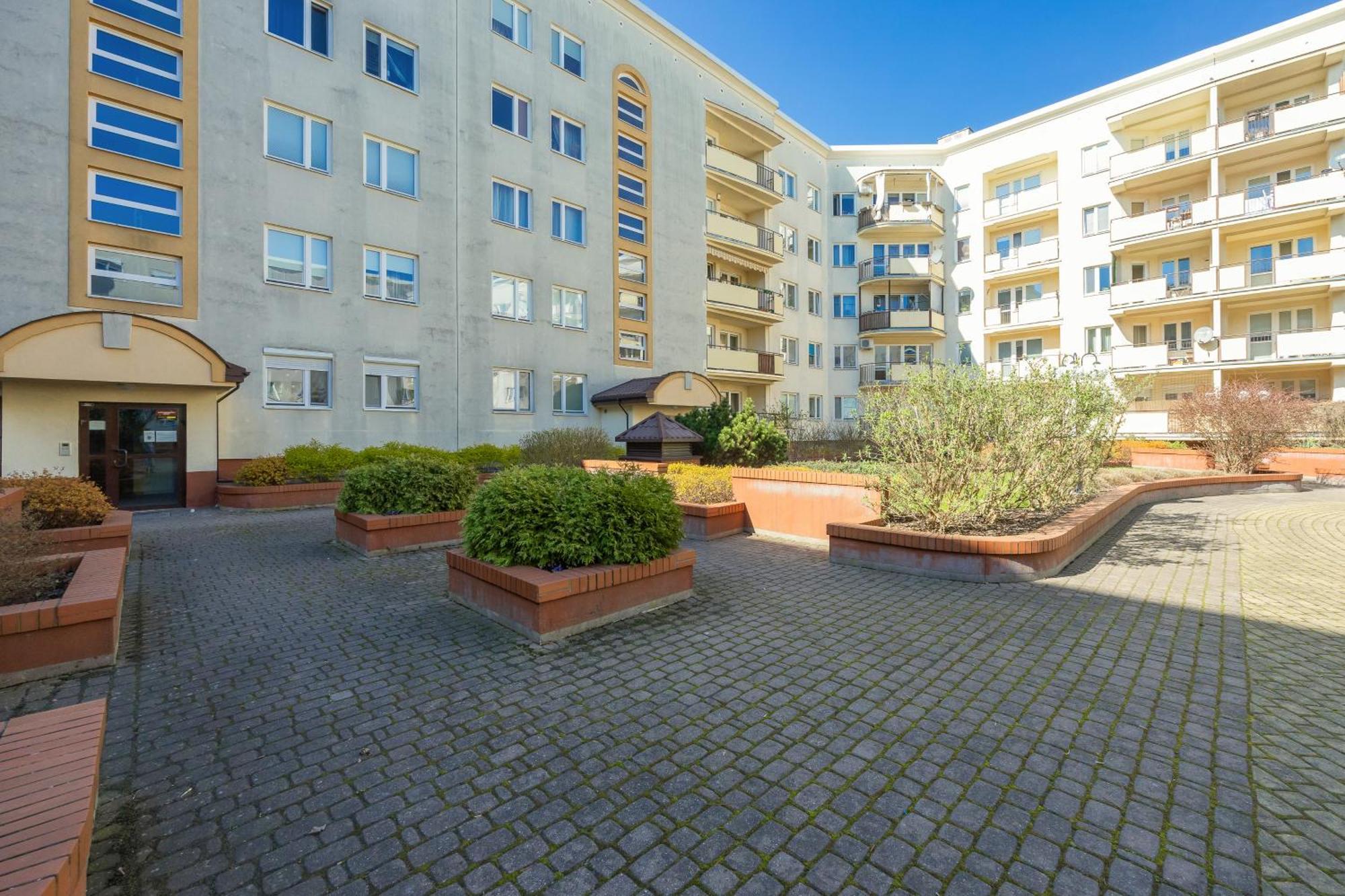 Beautiful For 6 People With Balcony And Parking In By Renters * Warszawa