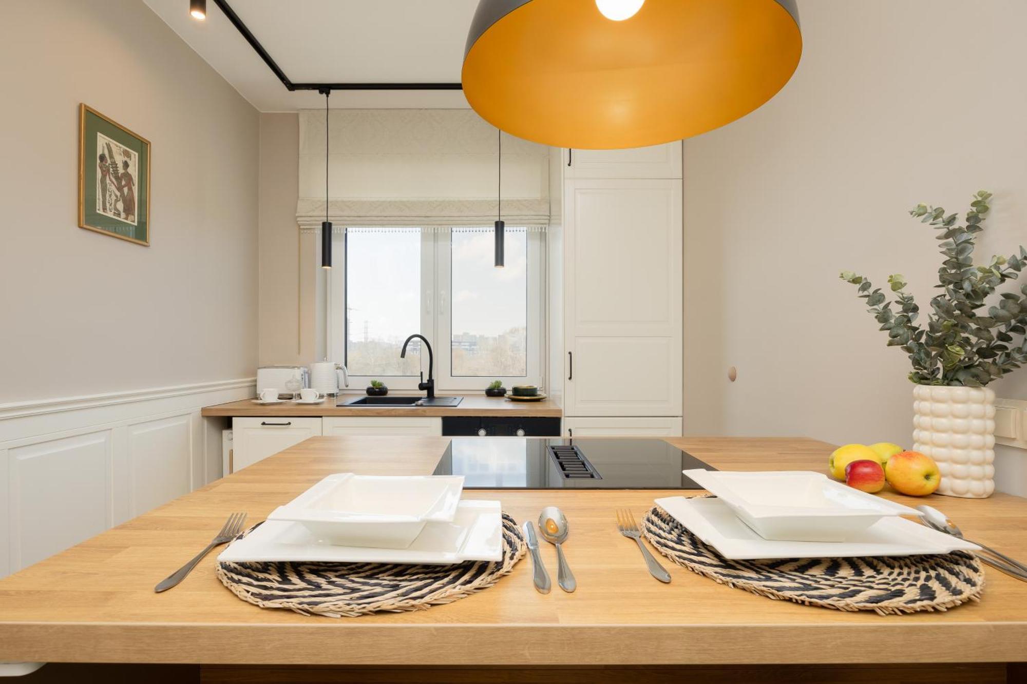 Beautiful For 6 People With Balcony And Parking In By Renters *
