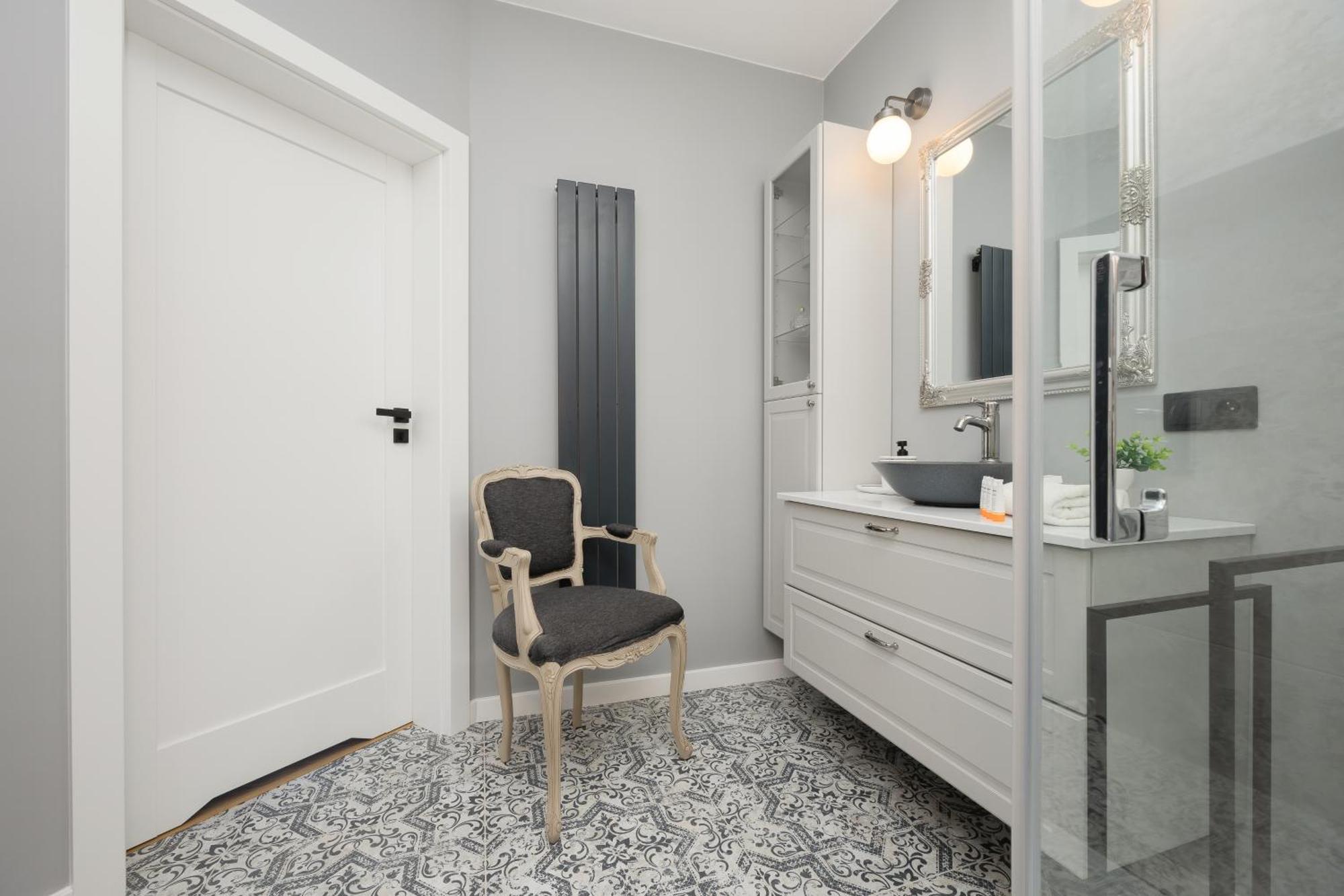 Beautiful For 6 People With Balcony And Parking In By Renters Warszawa