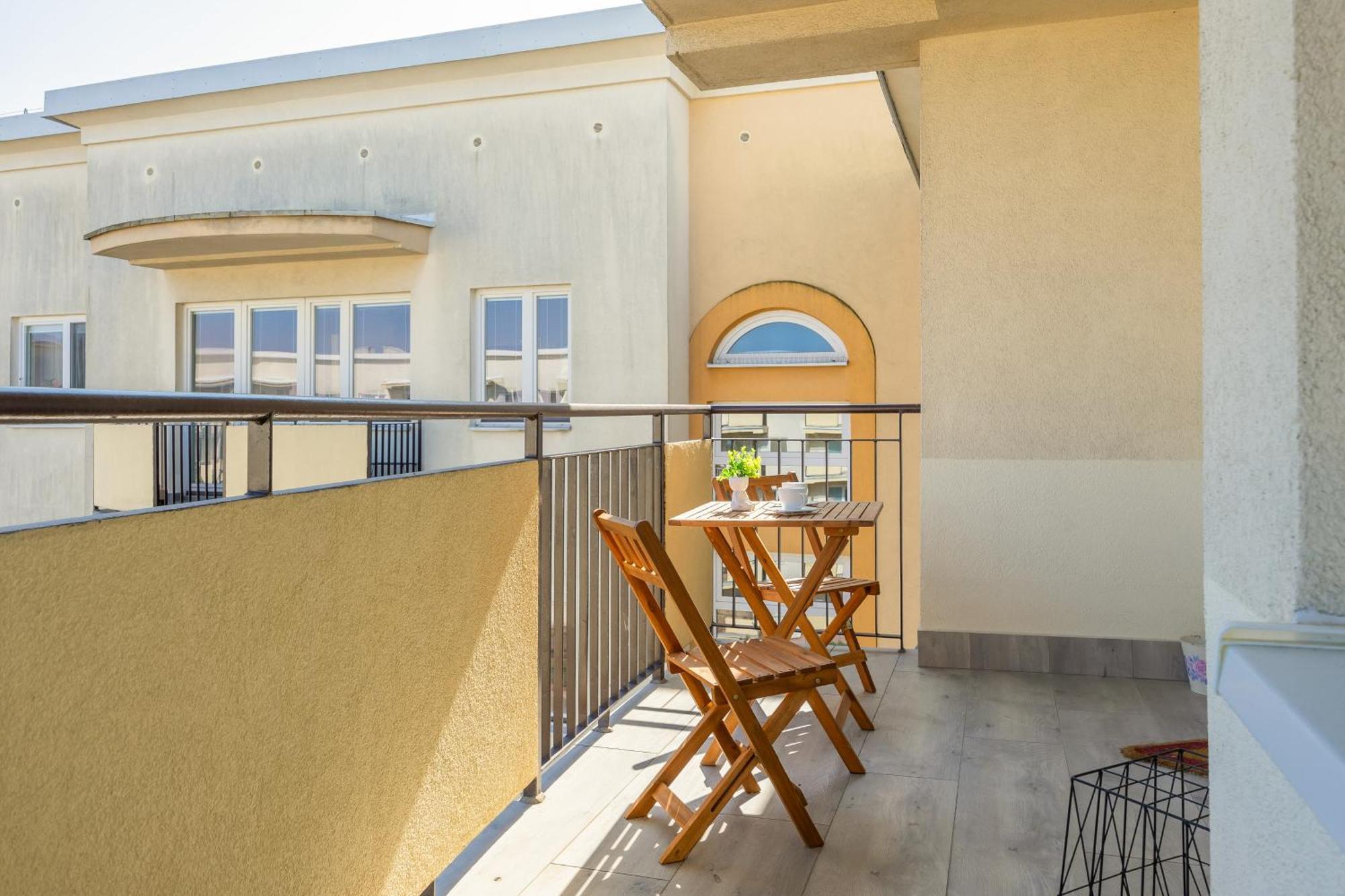 Beautiful For 6 People With Balcony And Parking In By Renters Warszawa