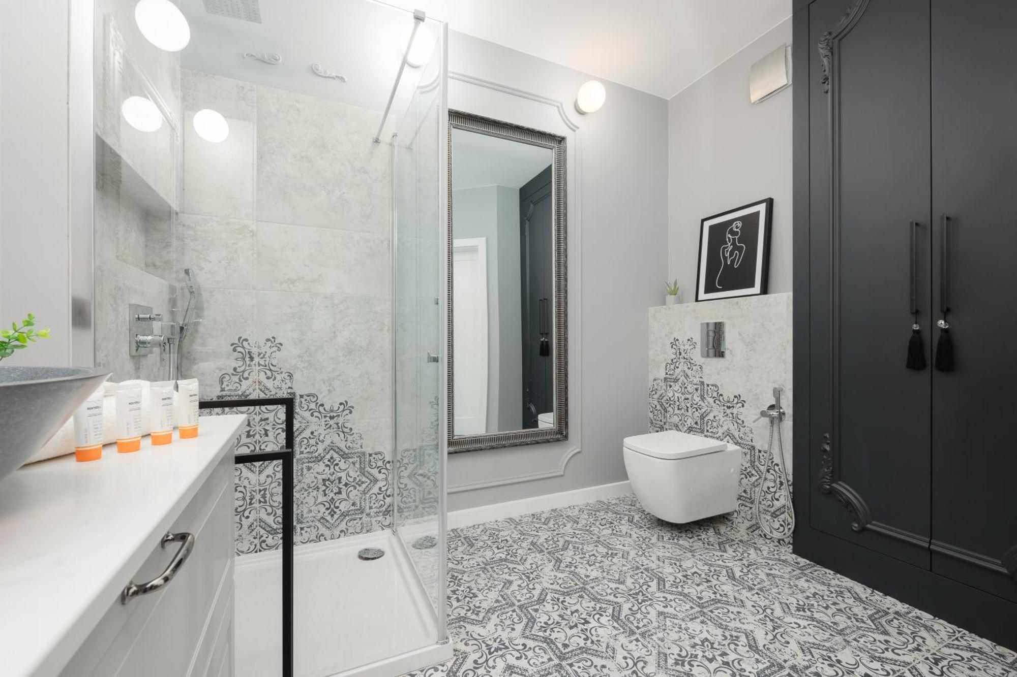 Beautiful For 6 People With Balcony And Parking In By Renters *