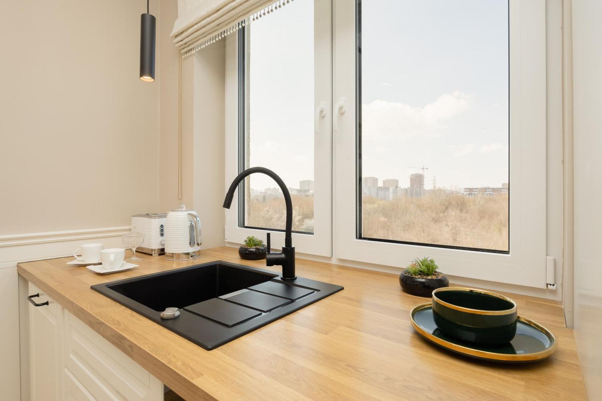 Beautiful For 6 People With Balcony And Parking In By Renters