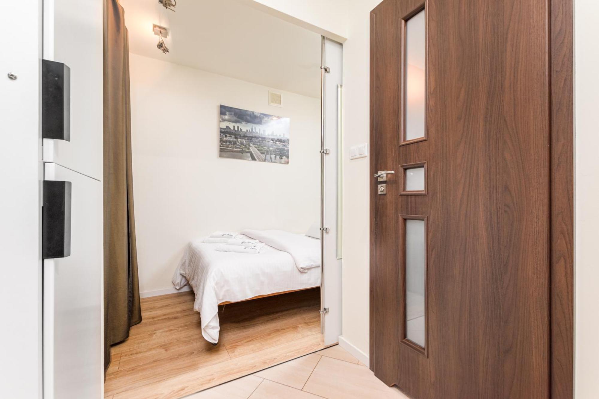Dabrowskiego By Your Freedom Apartment *