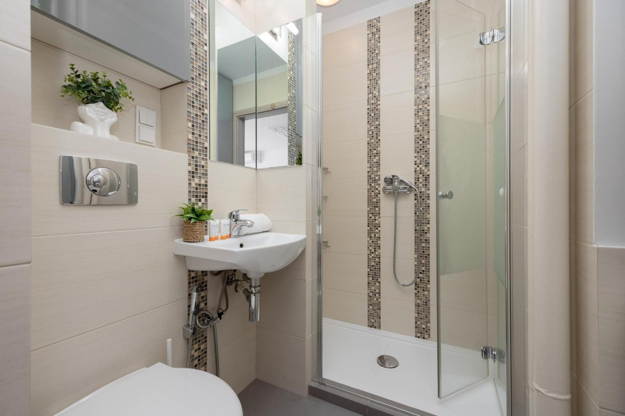 Apartment Chlodna With A View Wola By Renters