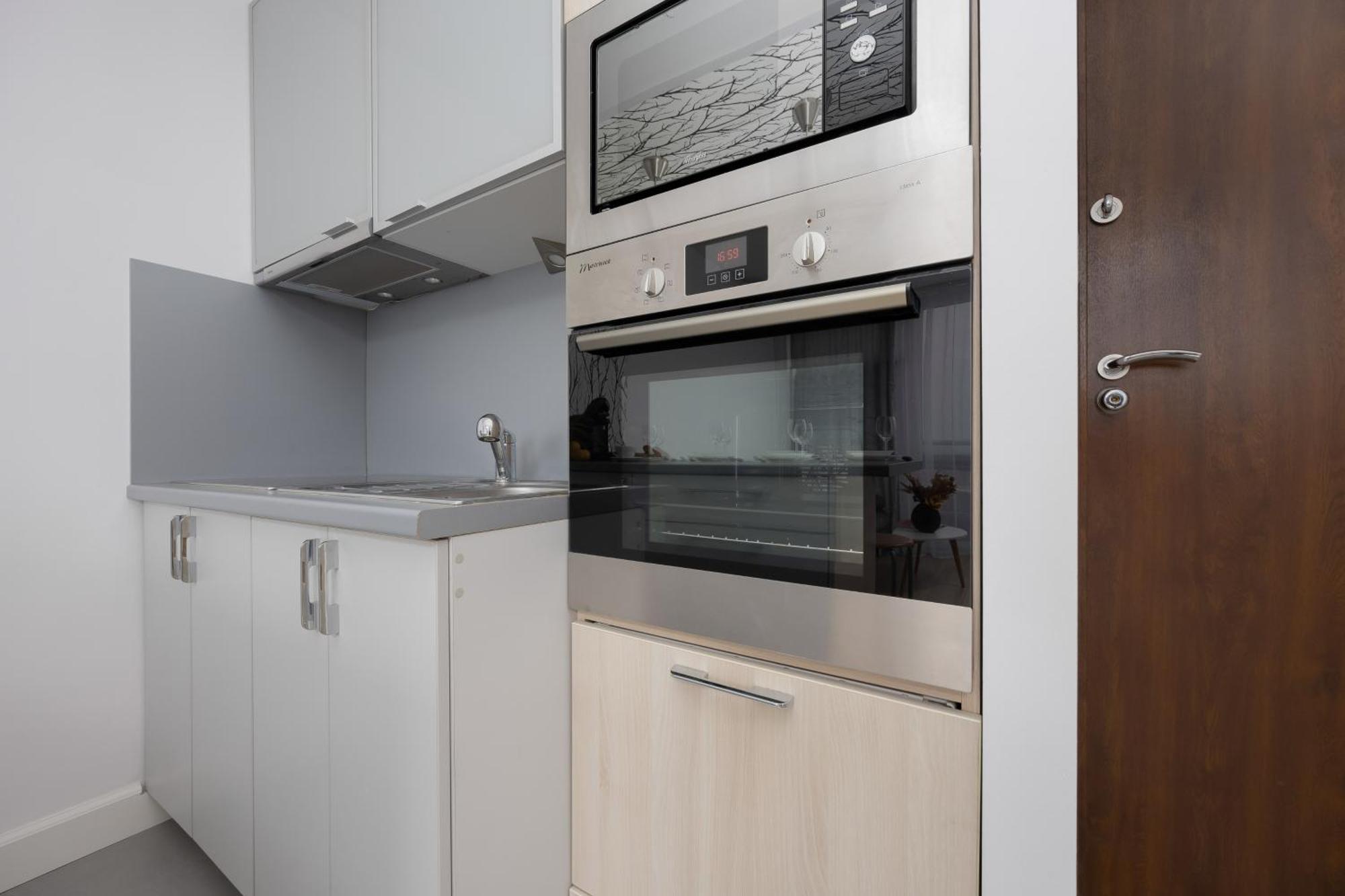 Chlodna With A View Wola By Renters Apartment *