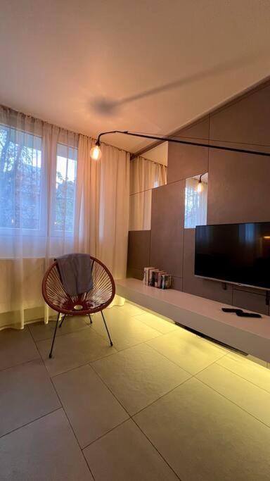 Apartment Modzelewskiego, Metro Wierzbno, Free Parking
