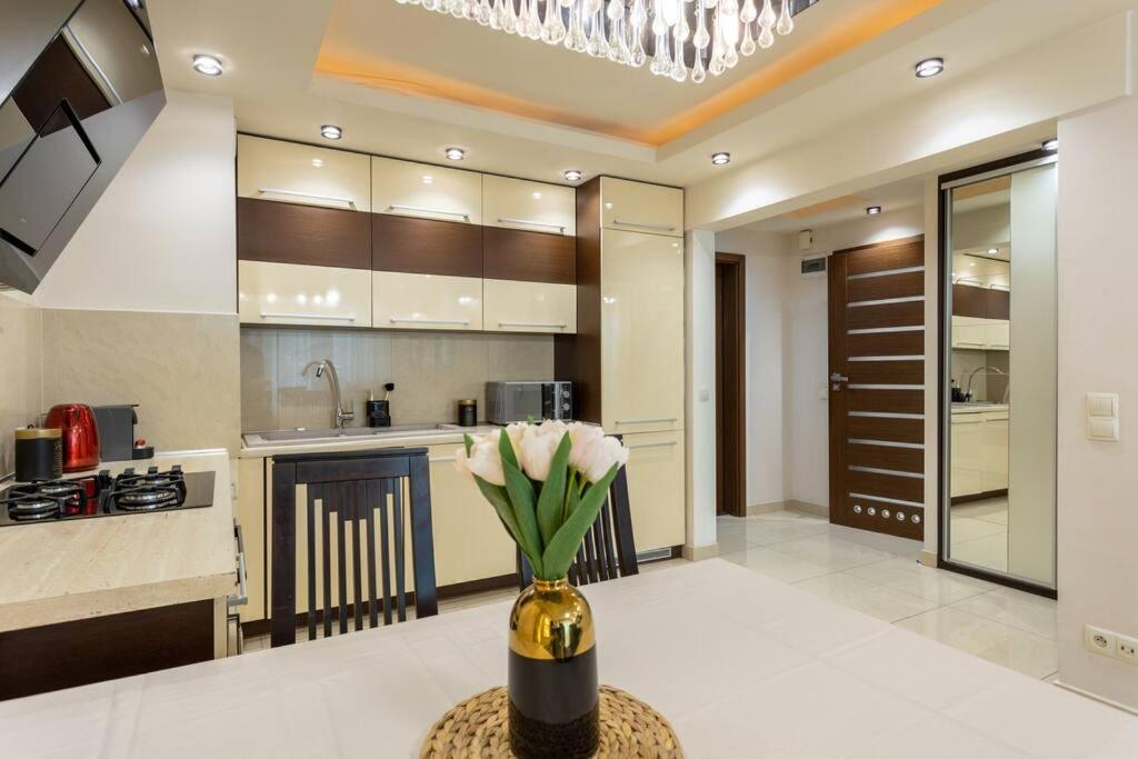 Urban Chic - One Bedroom -luxury - Grzybowska 5 Apartamento Varsóvia