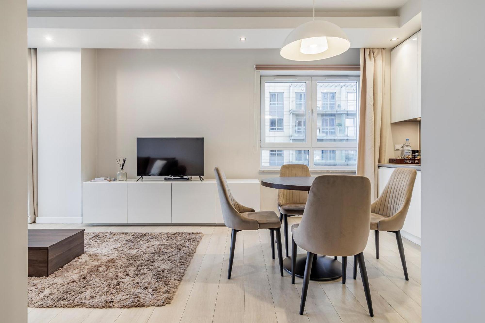 Heart Of - Premium 2-room, Centre
