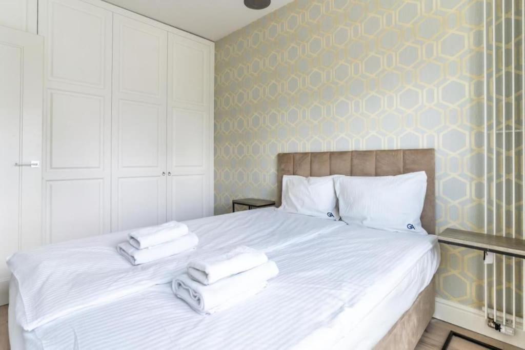 Urban Chic - Mennica - One Bedroom -citycenter&65 Apartment Warsaw