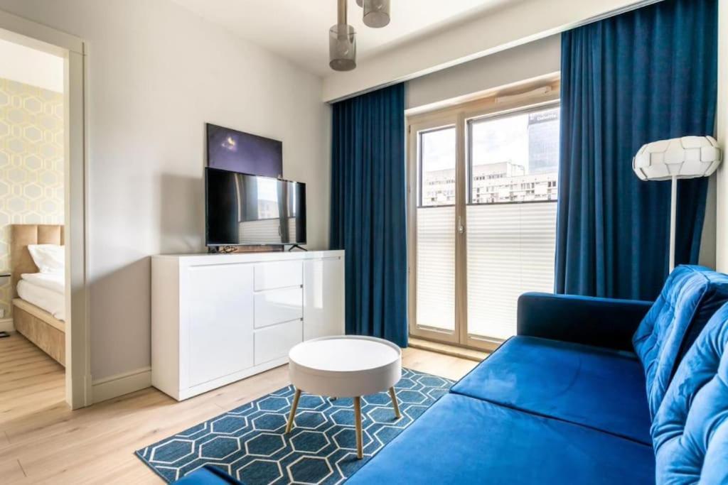 Apartment Urban Chic - Mennica - One Bedroom -citycenter&65 Warsaw