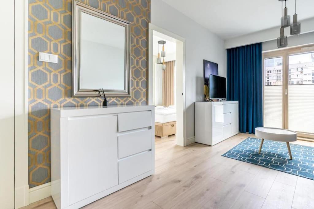 Urban Chic - Mennica - One Bedroom -citycenter&65 * Warsaw