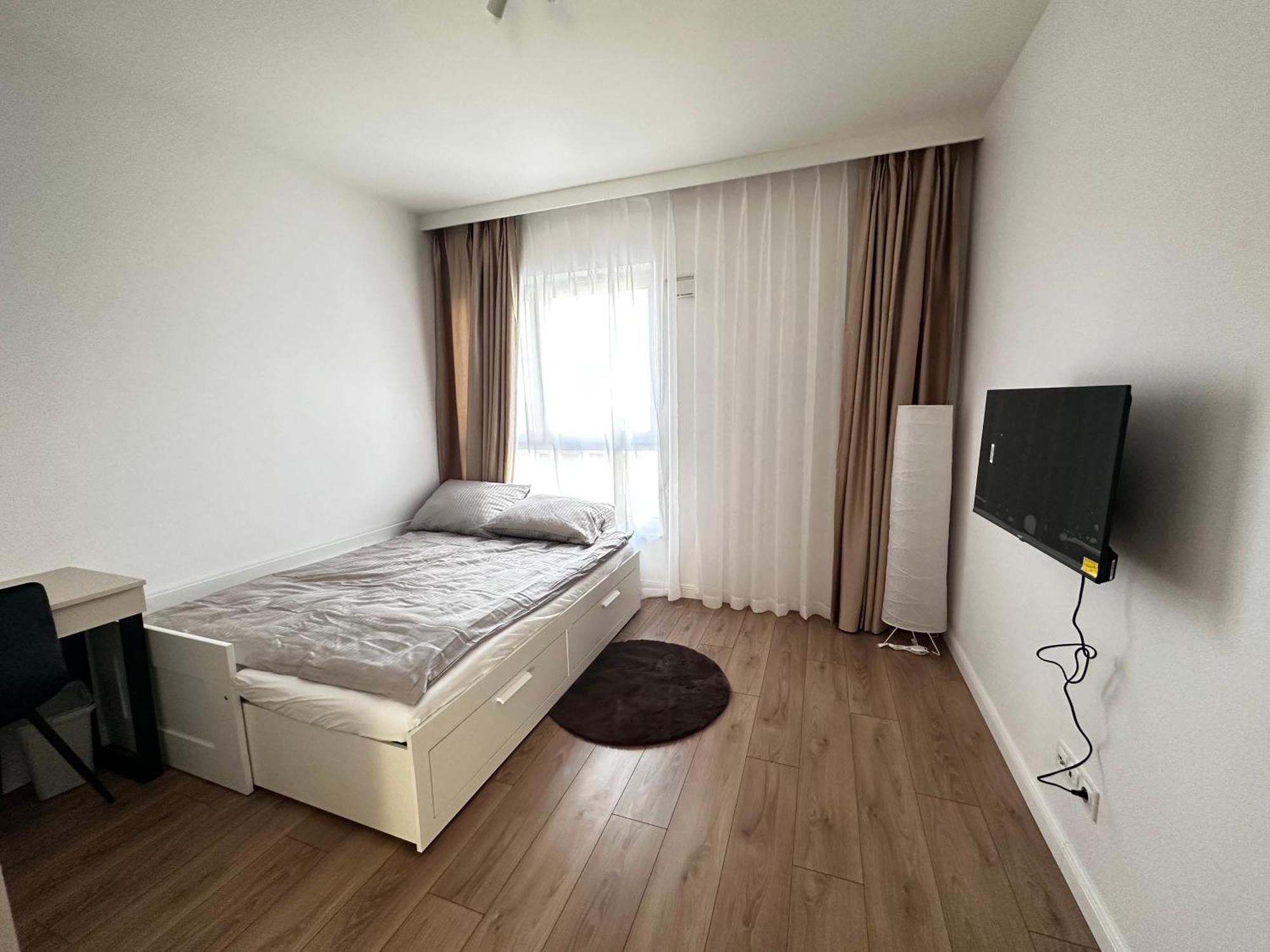 Apartment Kaskady Airport Modern - Close To The Airport And Center