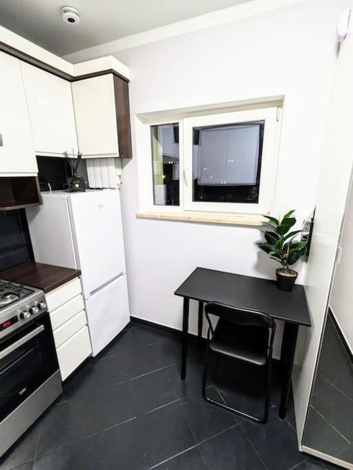 Cozy 2rm With 2xworkspace *