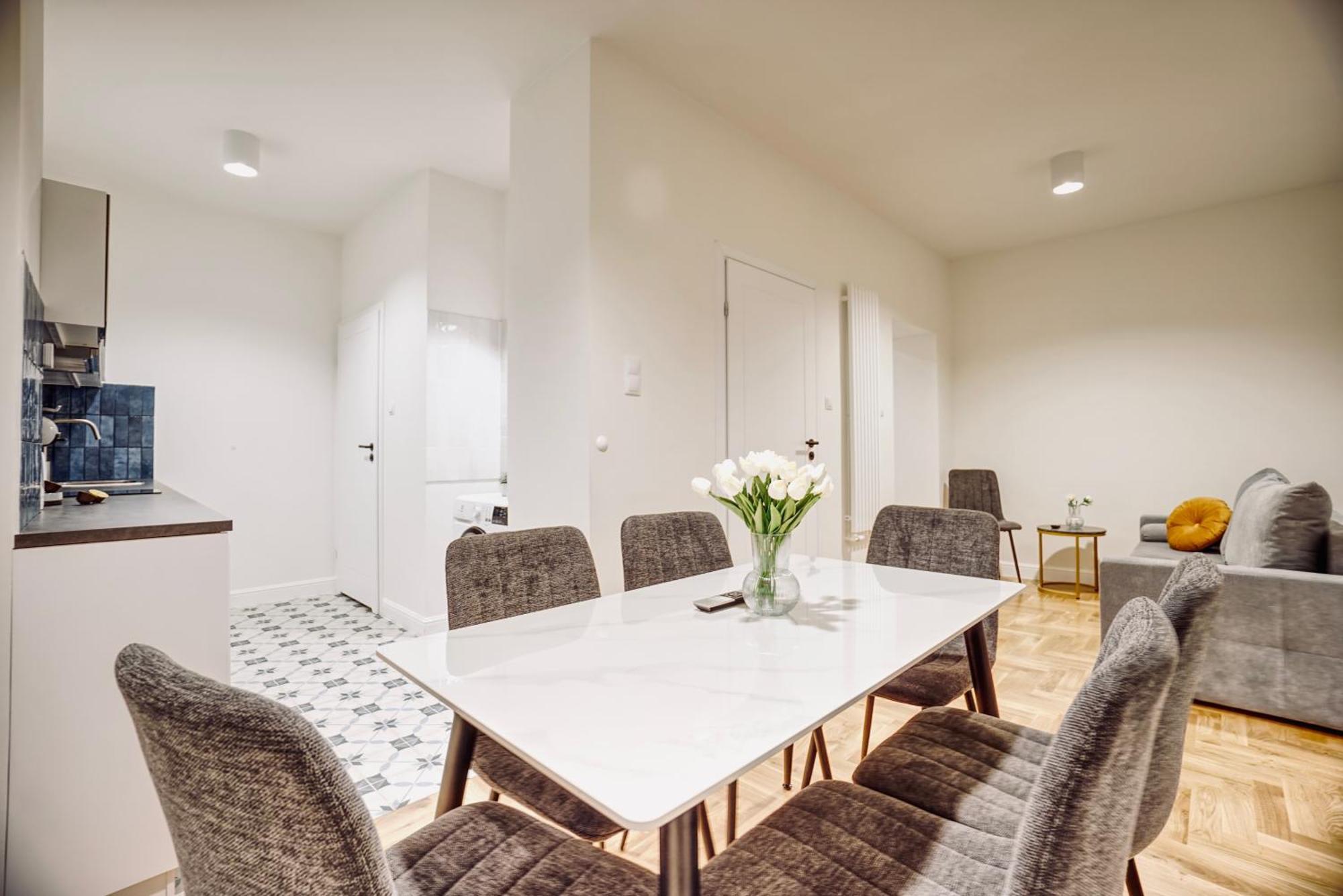 Premium Old Town Apartment *