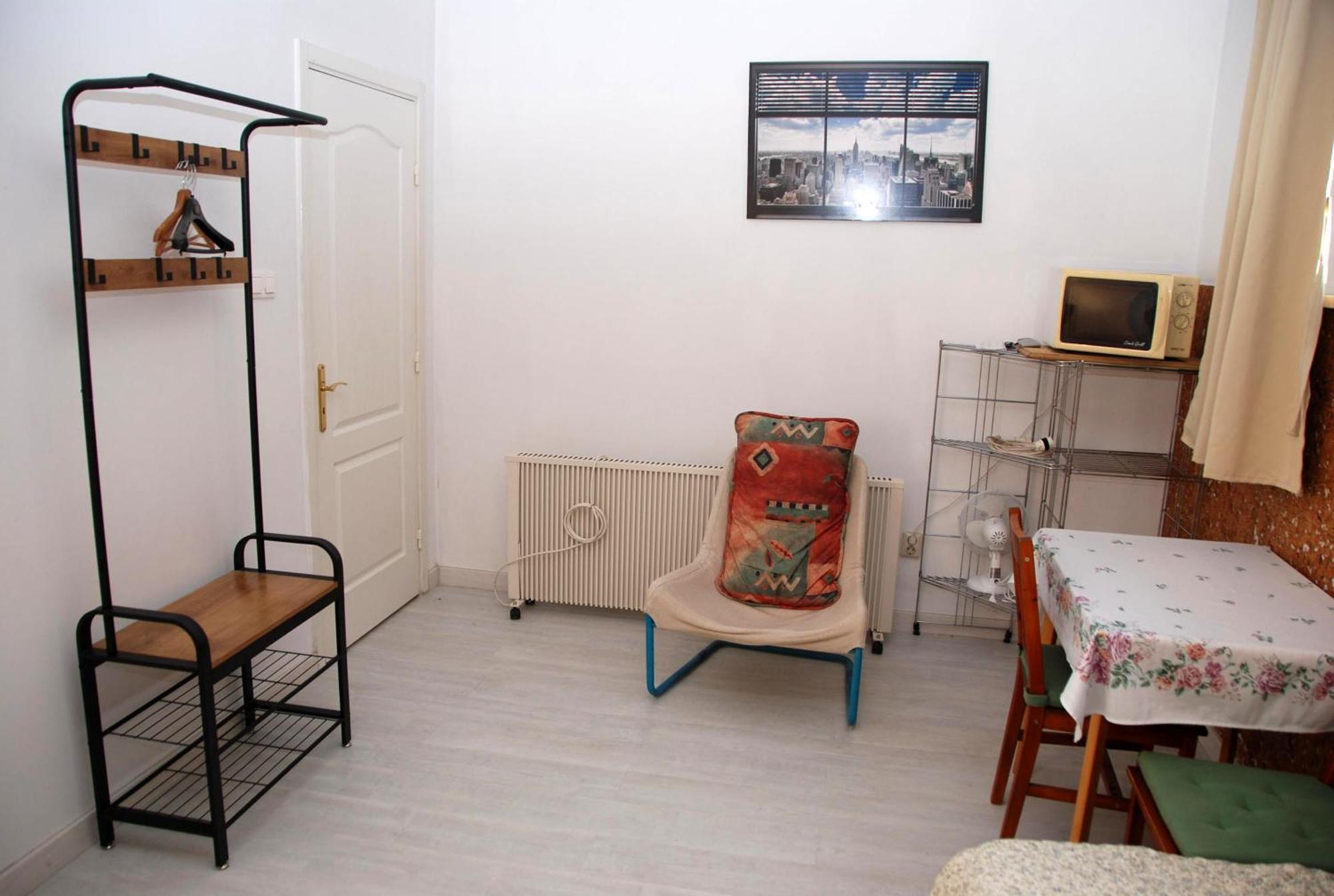 Quiet Separate In On Outskirts Near Forest Apartment