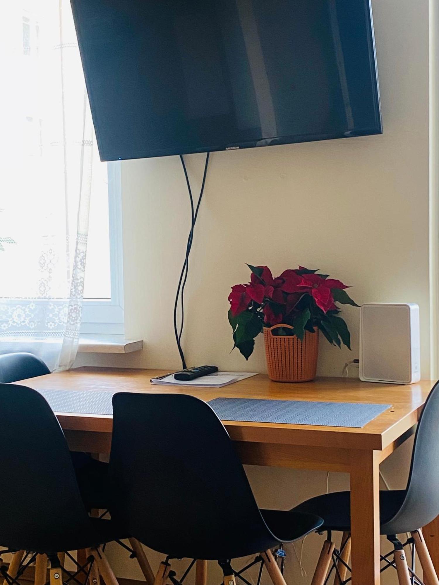 Apartamento Zwykle Mieszkanie Na Wilenska: Convenient Varsóvia