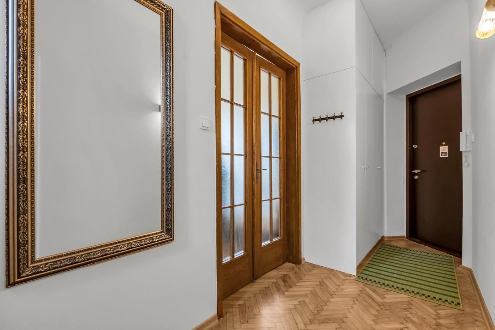 Mokotow - Location, Tram&shops Nearby - By Rentujemy *
