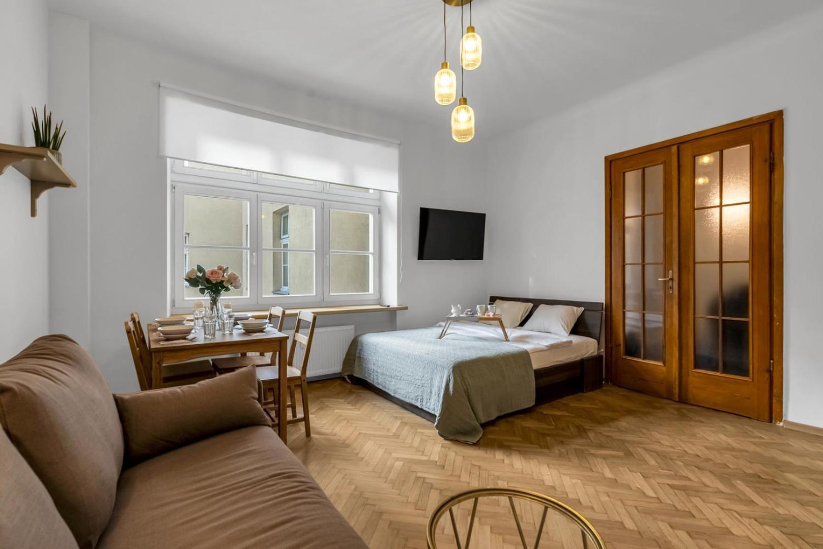Mokotow - Location, Tram&shops Nearby - By Rentujemy *