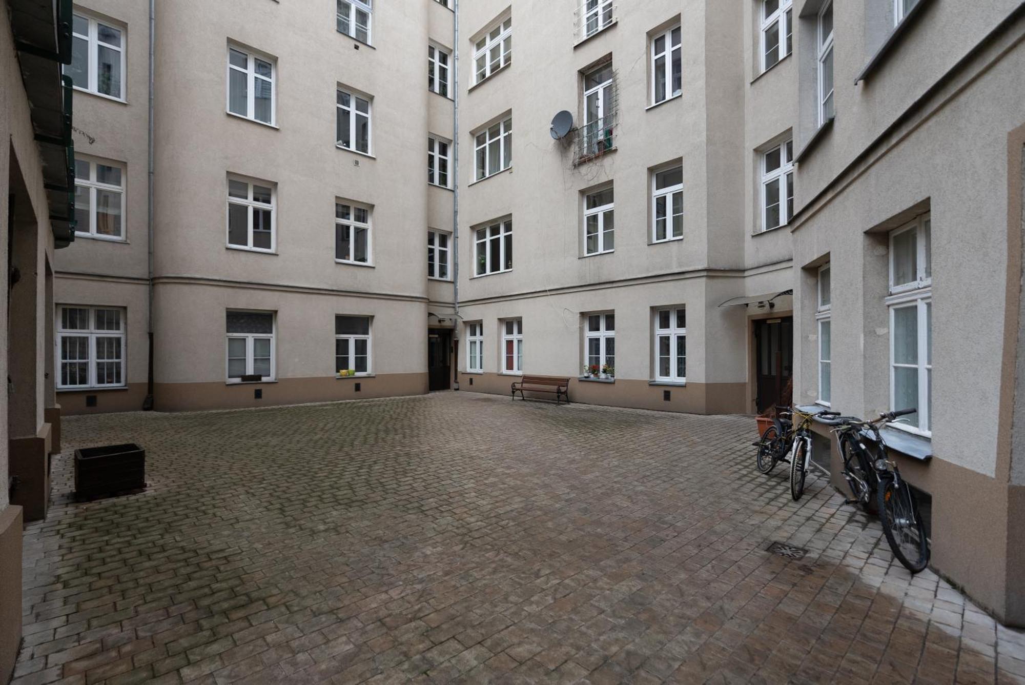 Mokotow - Location, Tram&shops Nearby - By Rentujemy Apartament
