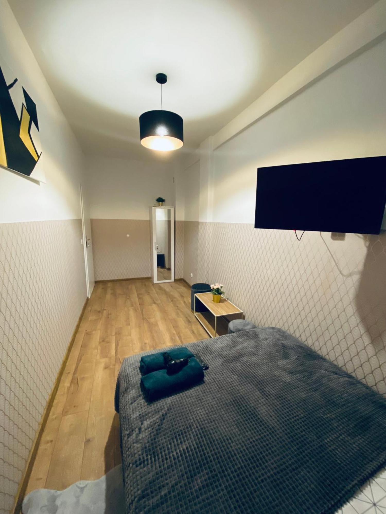 Hostel Clicktheflat Wola