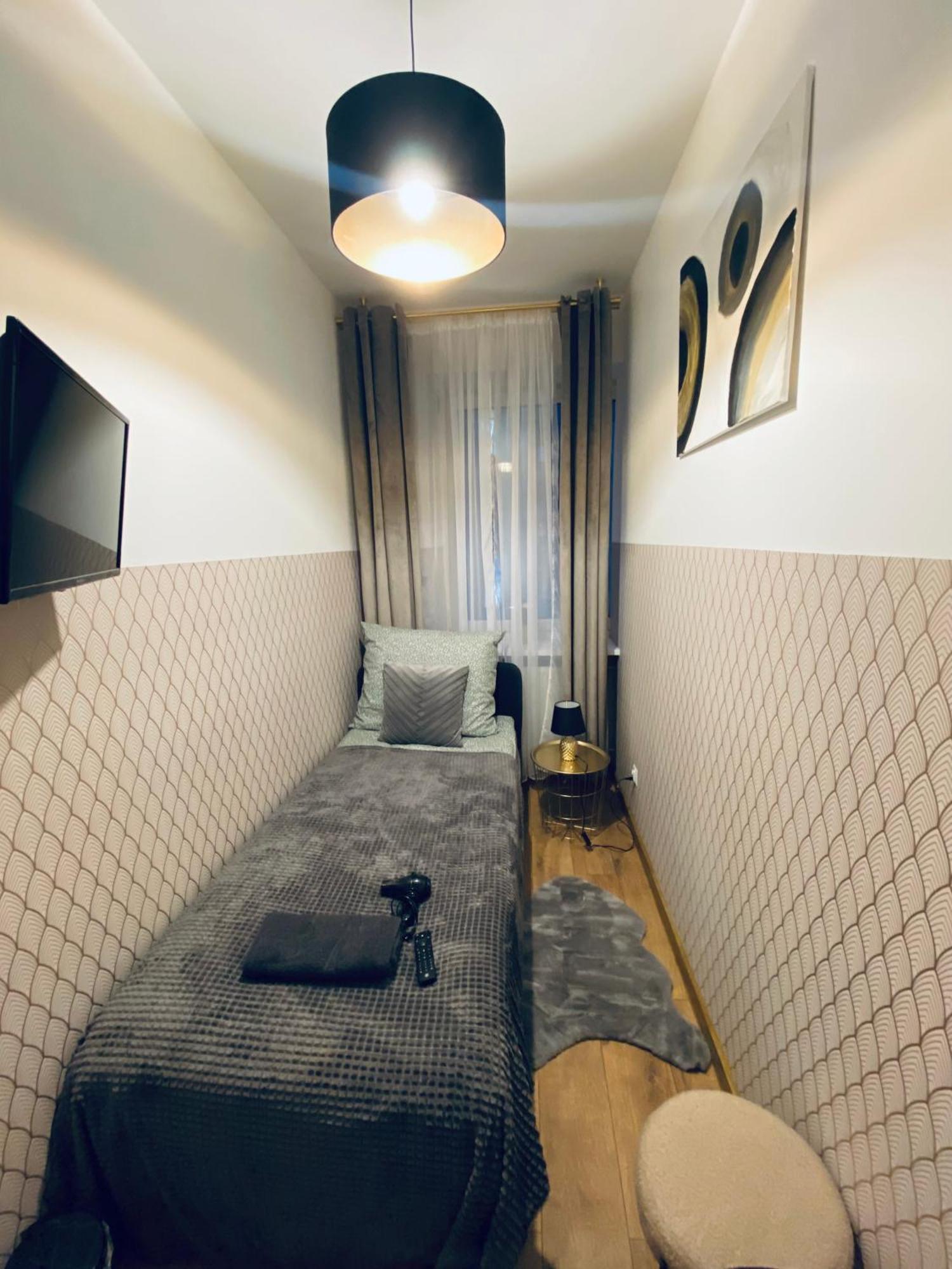 Clicktheflat Wola Hostel